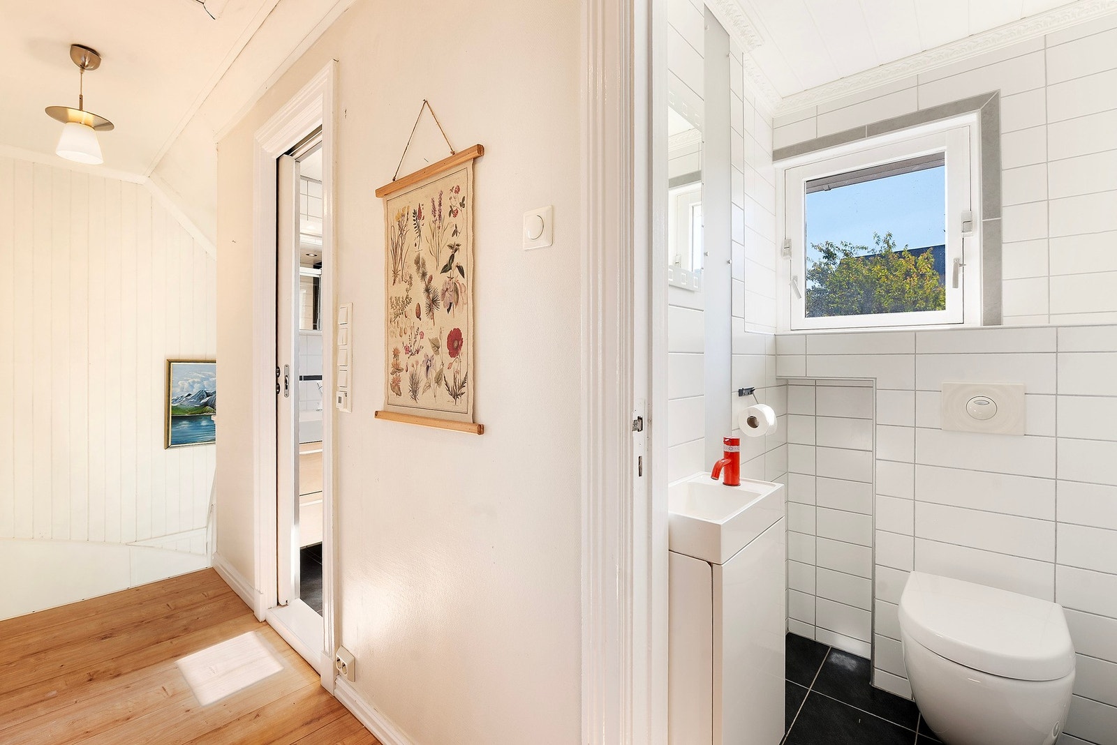 Eget wc rom rett ved badet. Galleribilde