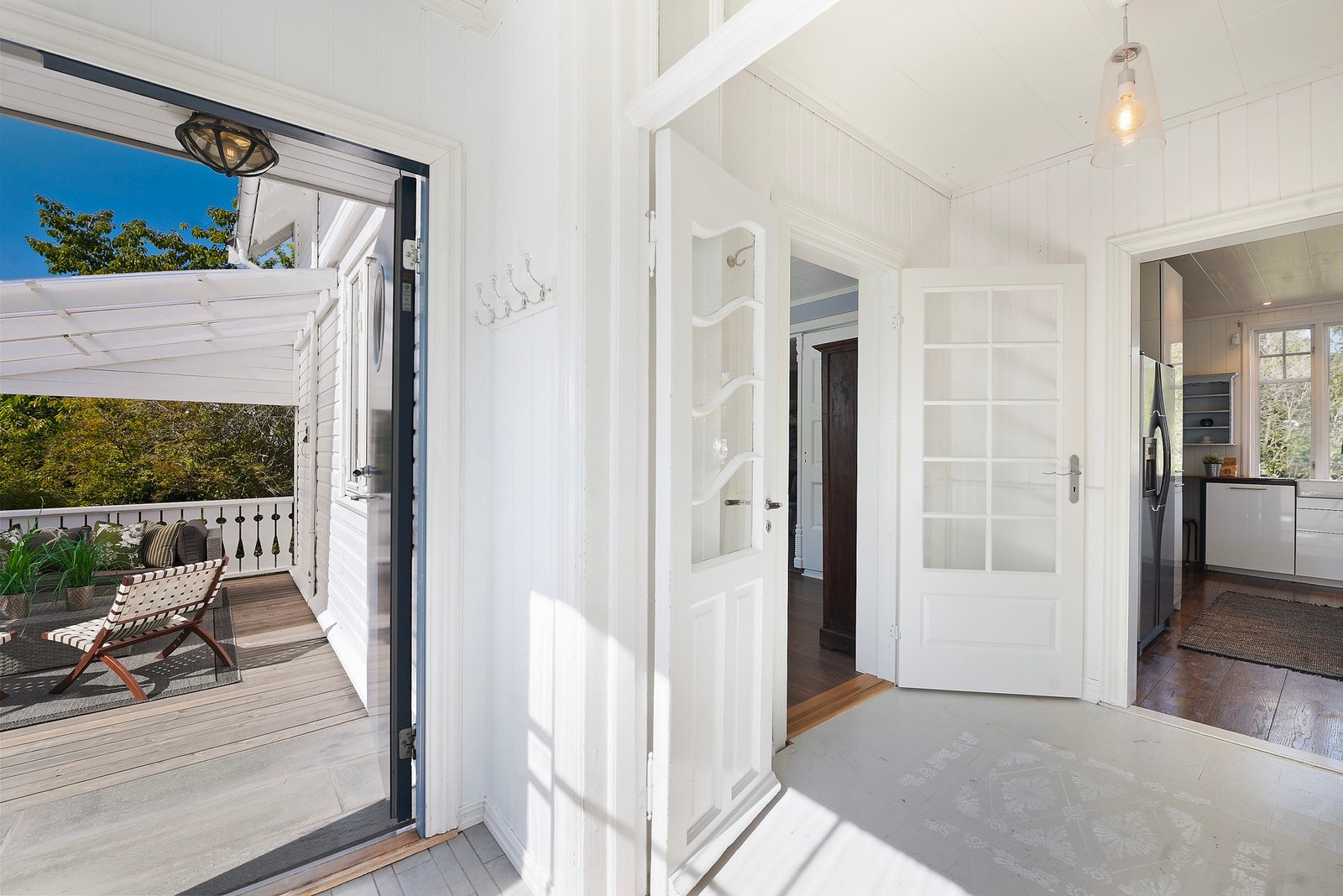 Stor og fin entre og gang. Galleribilde