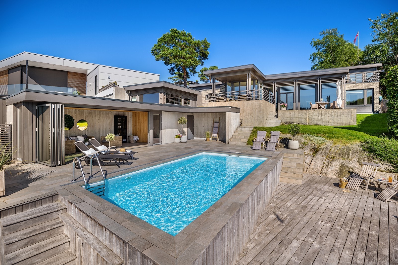 Eiendommen er skjermet og privat, noe som gir en usjenert atmosfære hvor man kan slappe av uten forstyrrelser Galleribilde