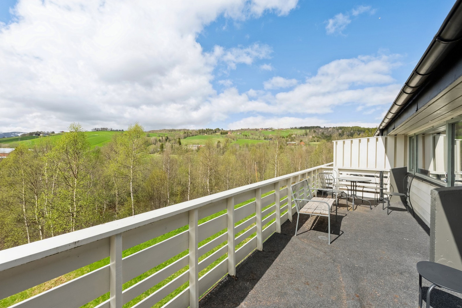 Her kan du enkelt innrede med diverse utemøblement. Galleribilde