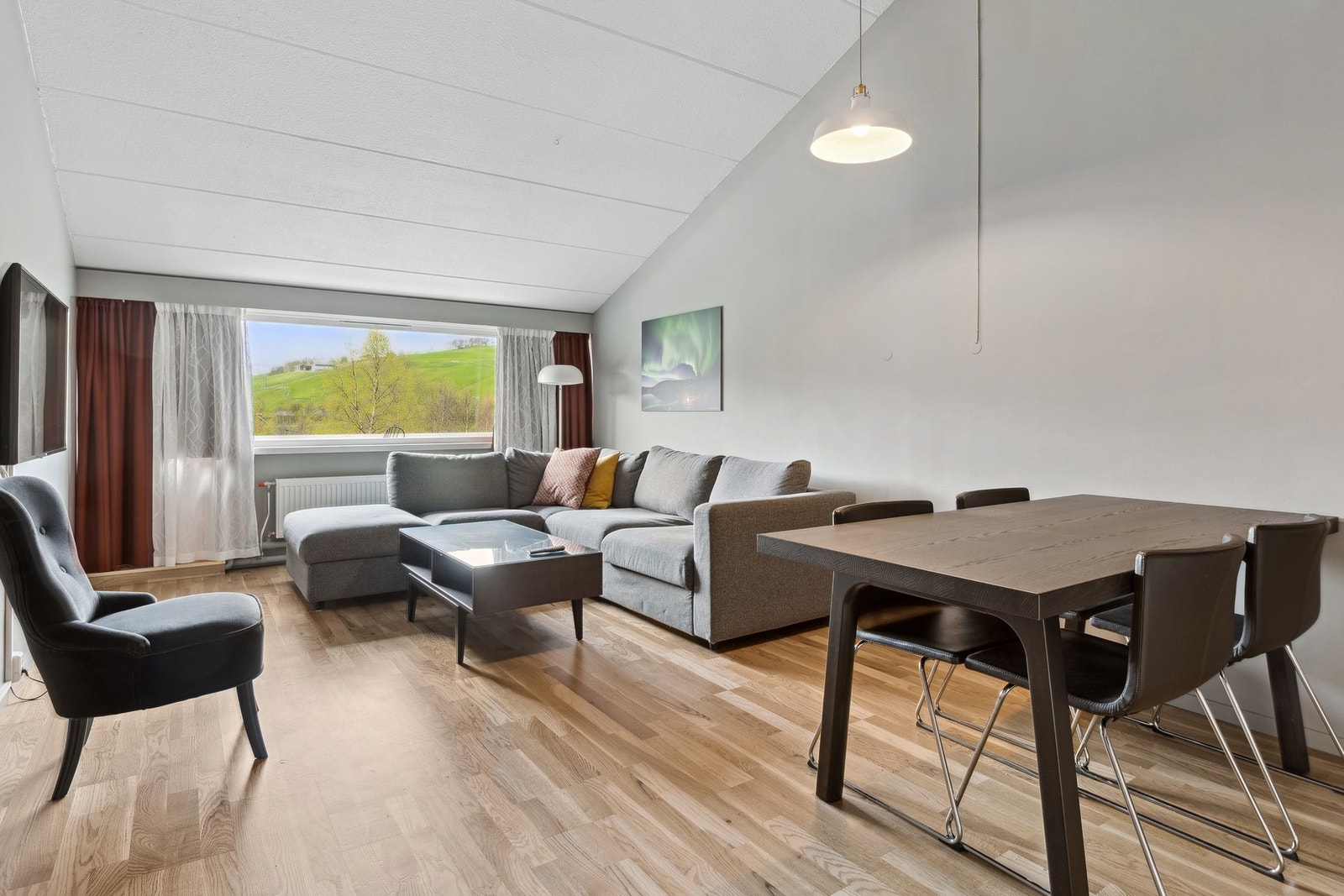 EIE eiendomsmegling ved Daniel Lanto har gleden av å presentere Haugan 10! Foto: Martin Dalen. Galleribilde