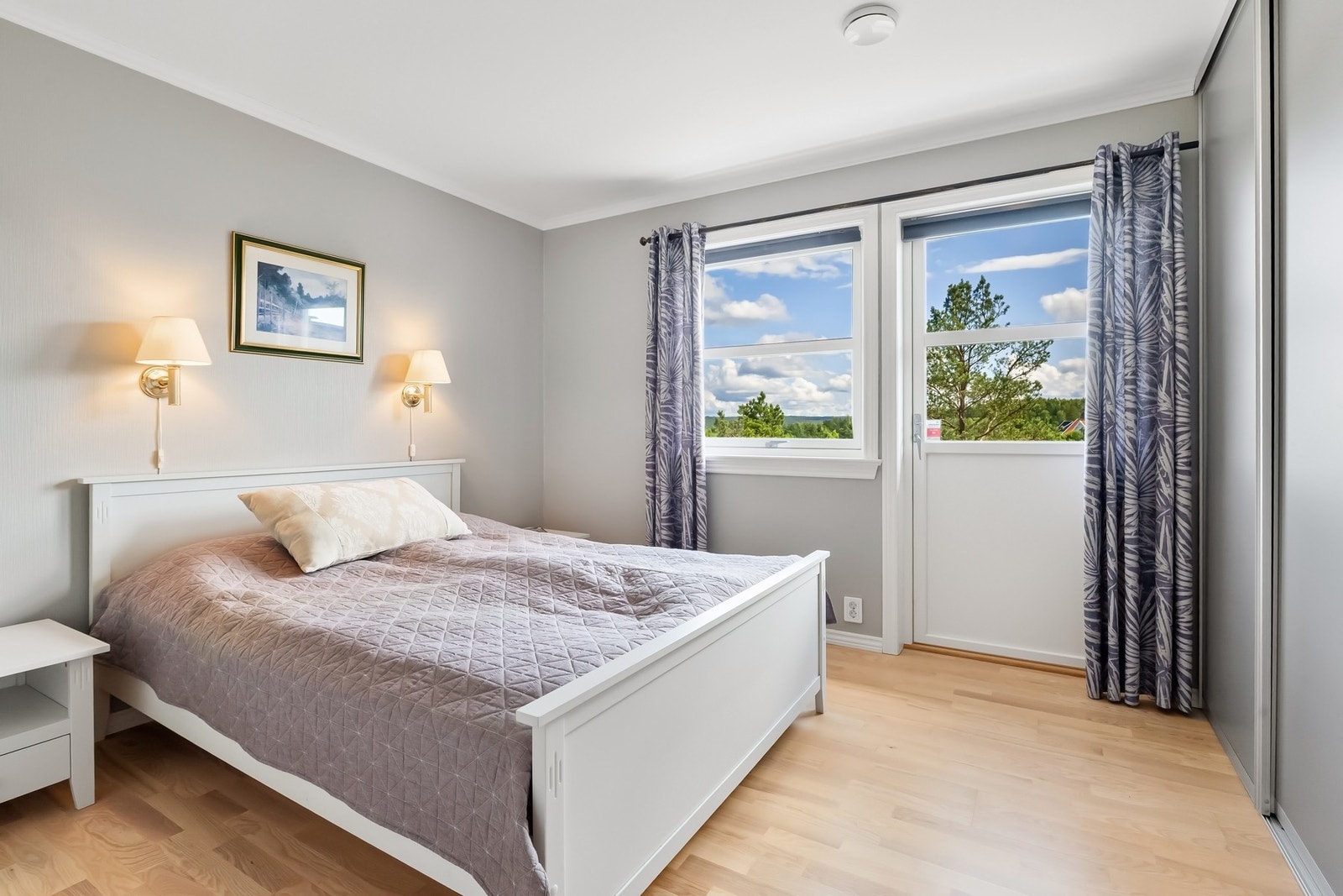 Hovedsoverommet har utgang til terrasse. Galleribilde