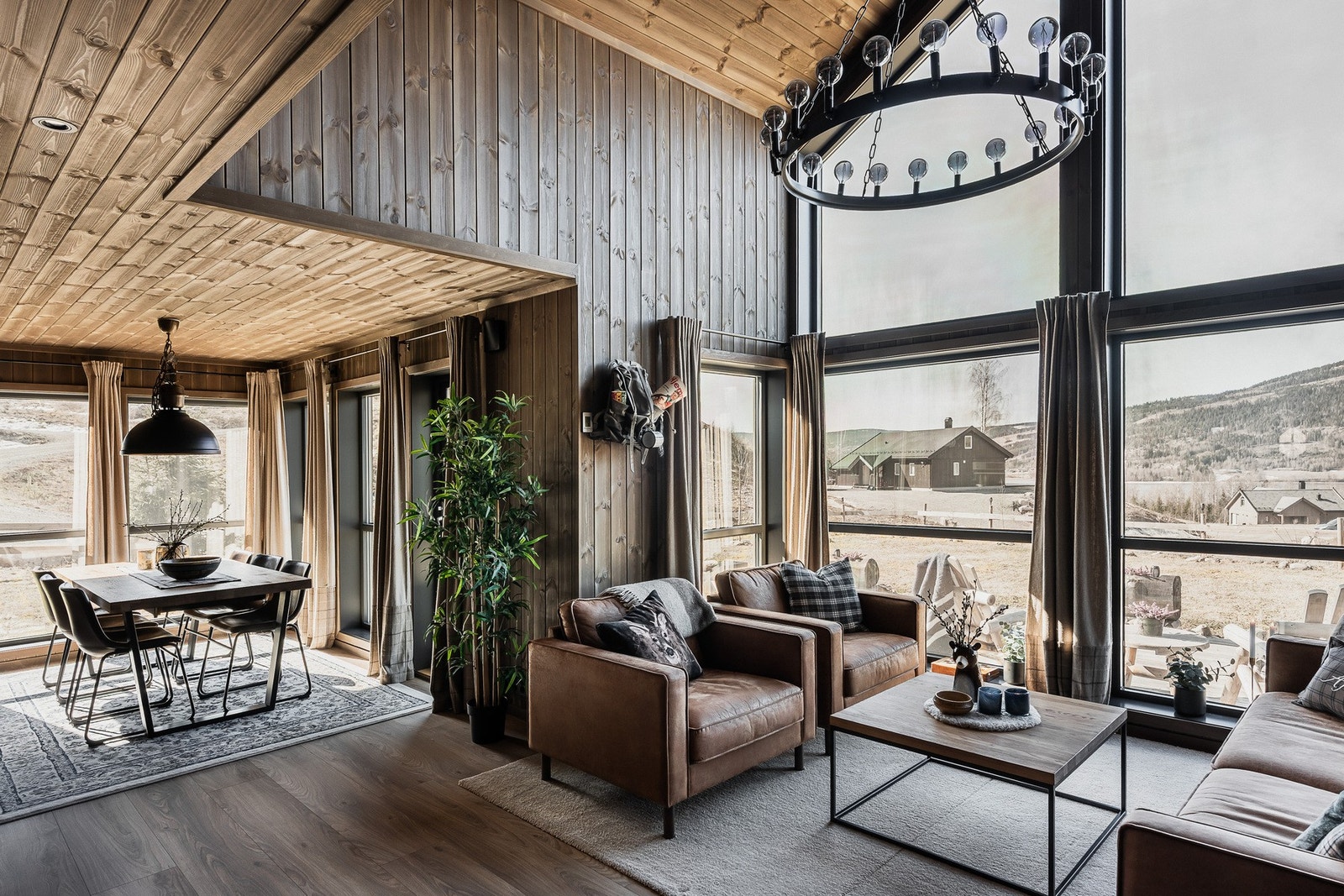 Takhøyde opp til 4,43 meter Galleribilde