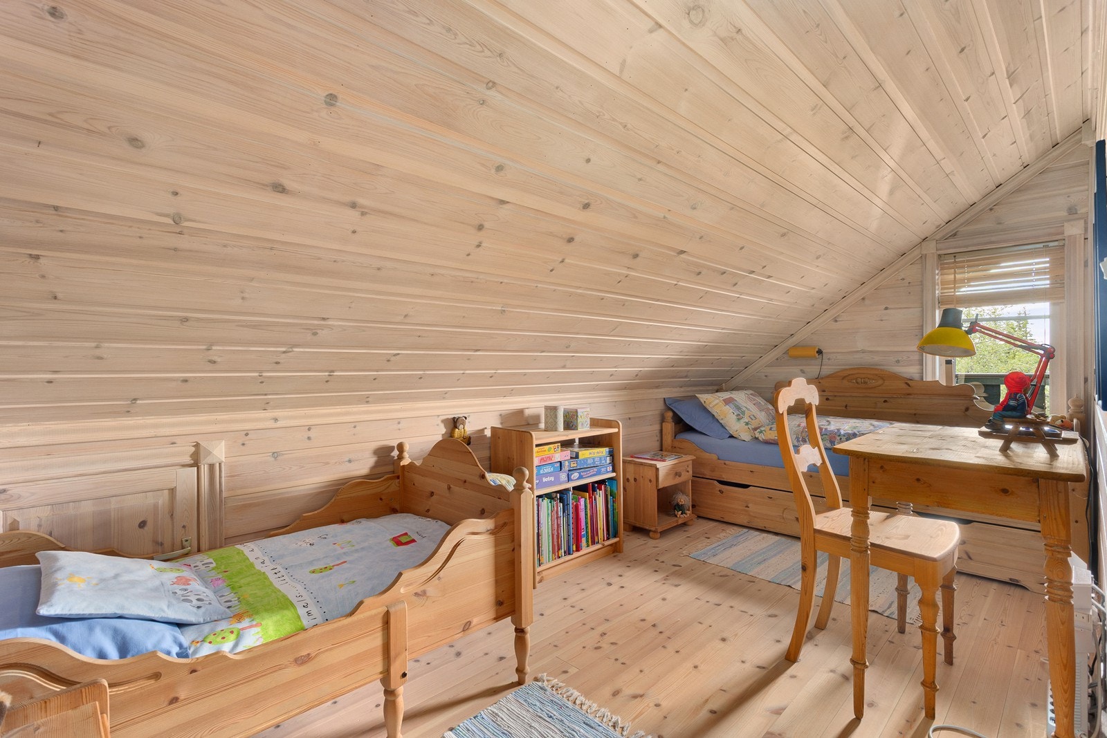 Soverom 4 - Barnerom med regulerbar barneseng og uttrekkbar ekstraseng. Galleribilde