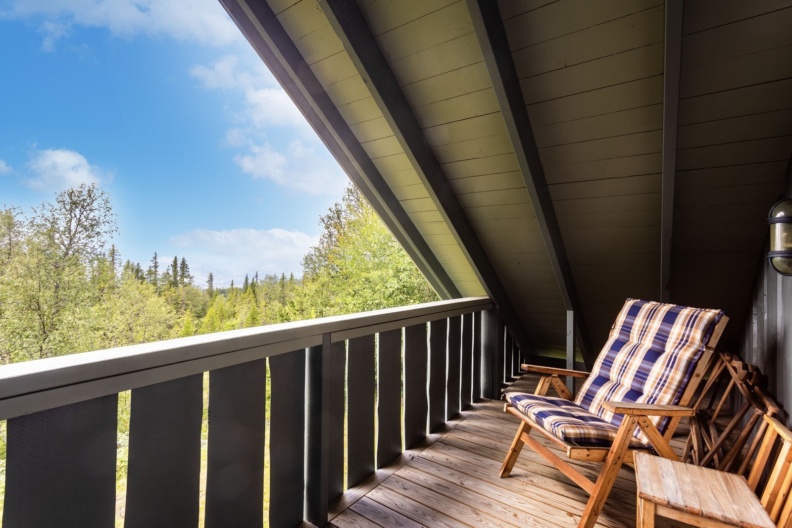 Verandaen er også takoverbygget med plass til møblement. Galleribilde