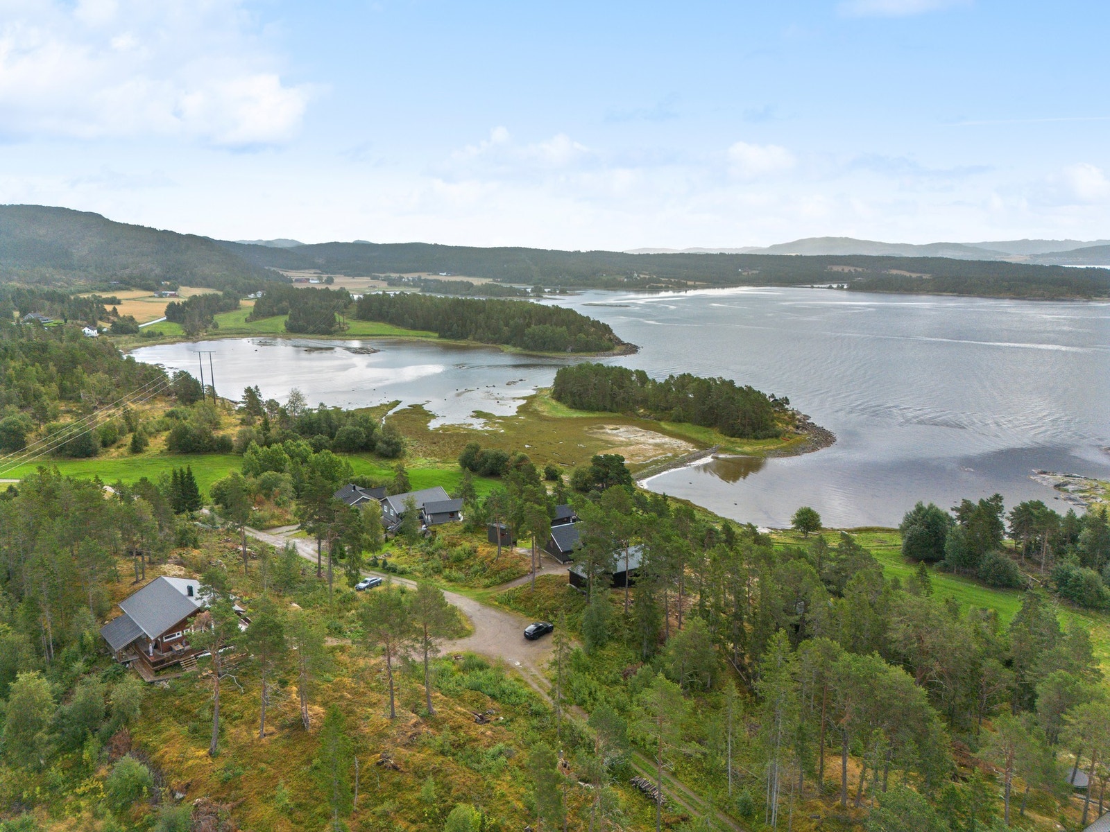 Praktisk med kort kjørevei inn til Steinkjer by. Galleribilde