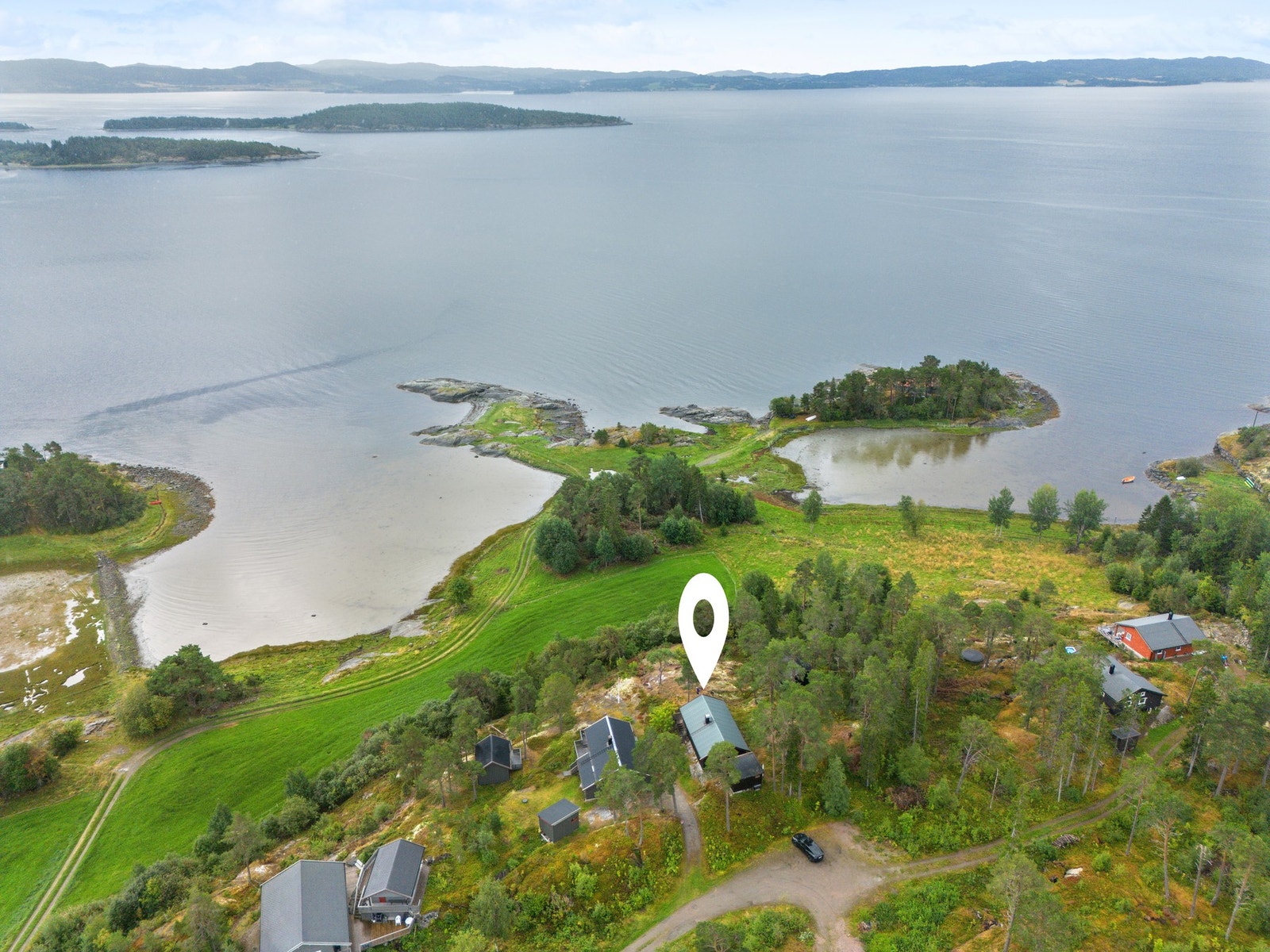 Velkommen til Nauststuvegen 28, presentert av EiendomsMegler 1 v/ Sigve Haugdahl Galleribilde