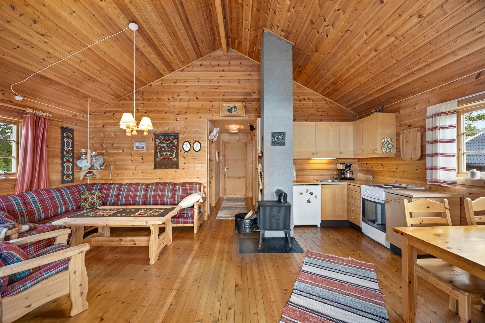 Stue og kjøkken måler 24 kvm. Galleribilde