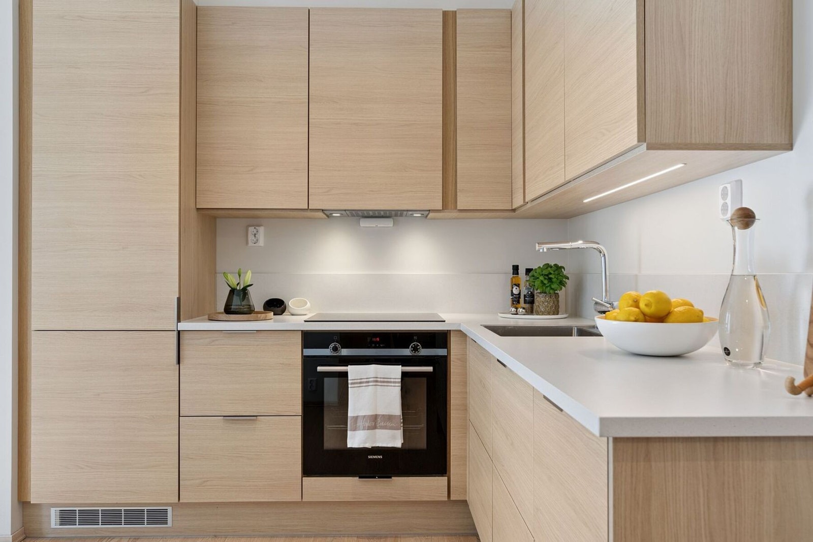 Kjøkkenet har fått tilstandsgrad 0 av takstmann. Det er integrerte hvitevarer fra Siemens. Galleribilde