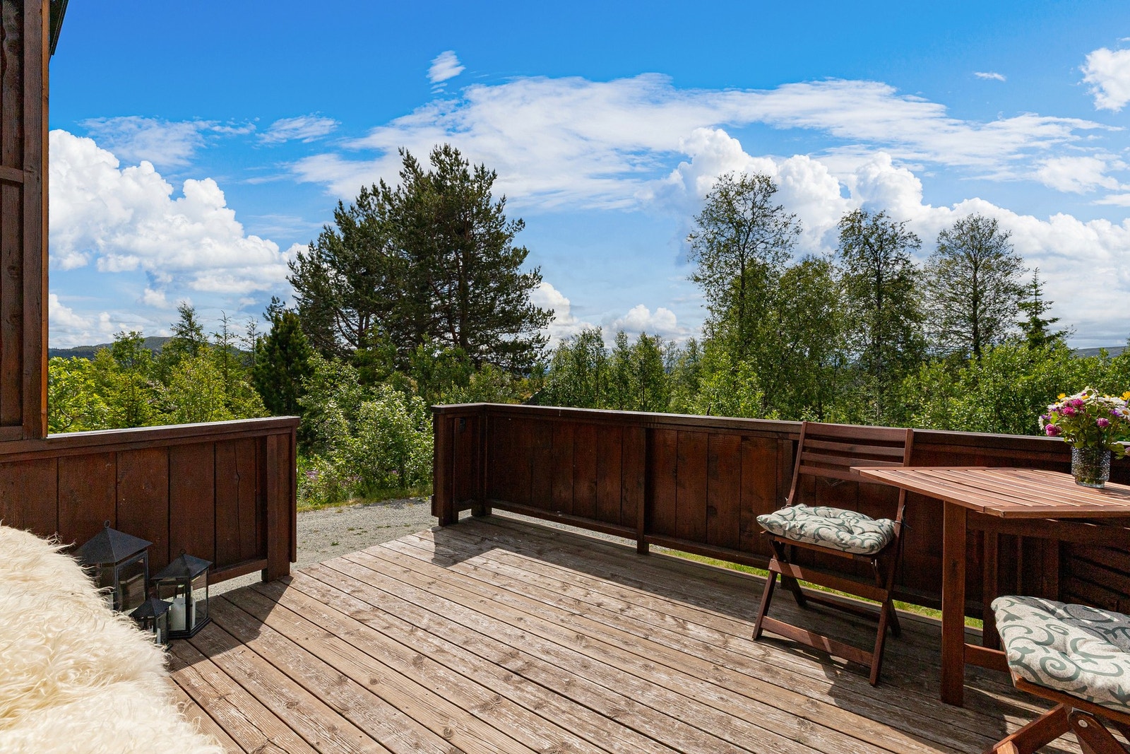 To terrasser gir gode muligheter for å nyte utelivet Galleribilde