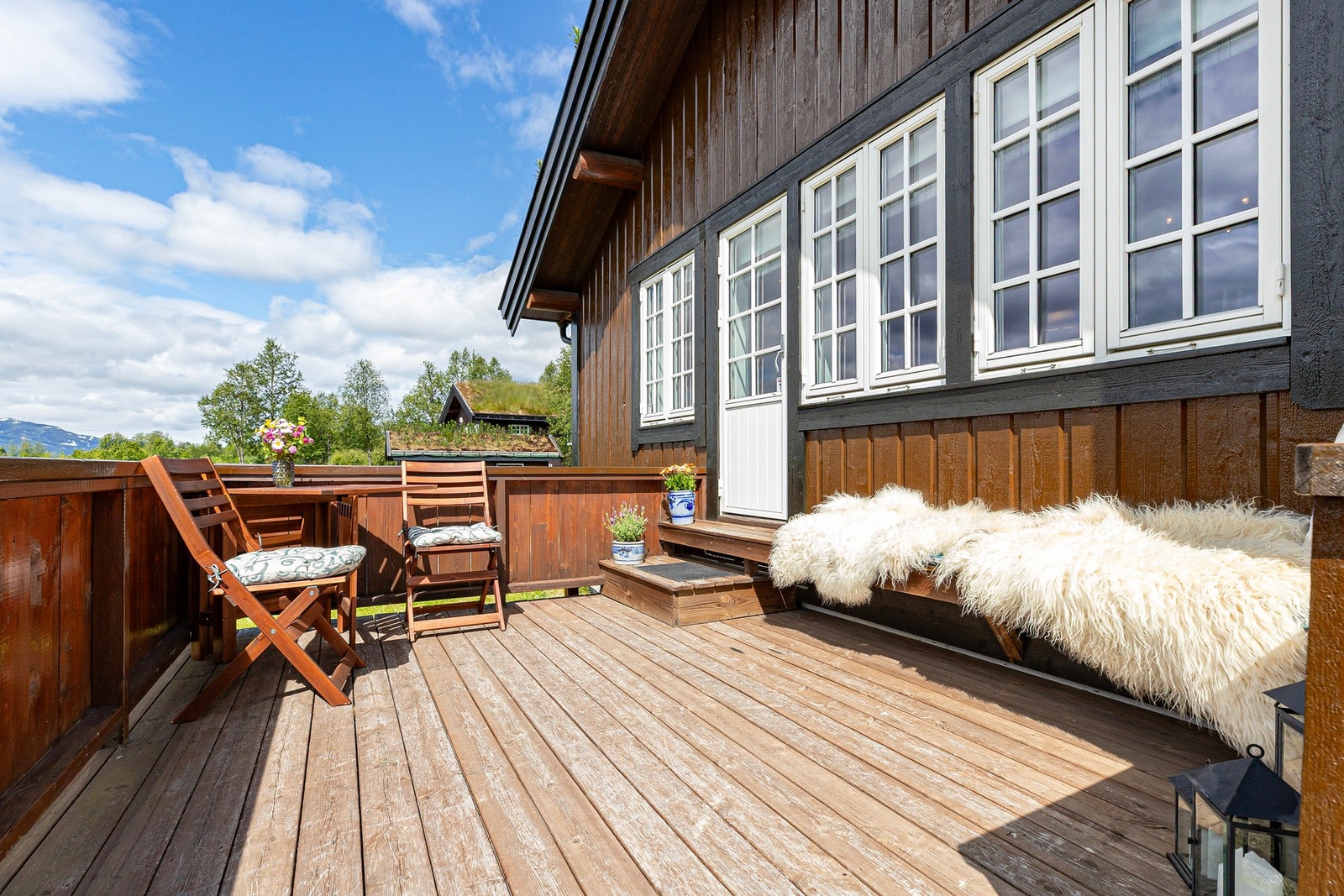 God solvegg, og flott utsikt Galleribilde