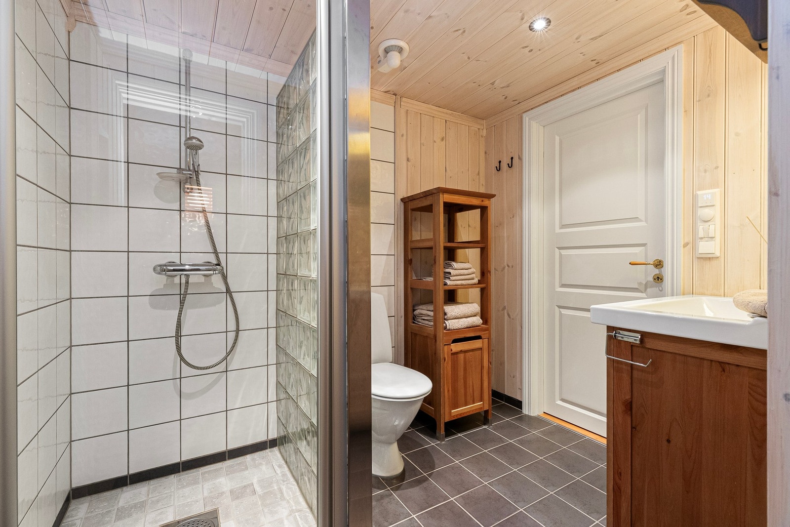 Det er varmekabler i gulvet på badet Galleribilde