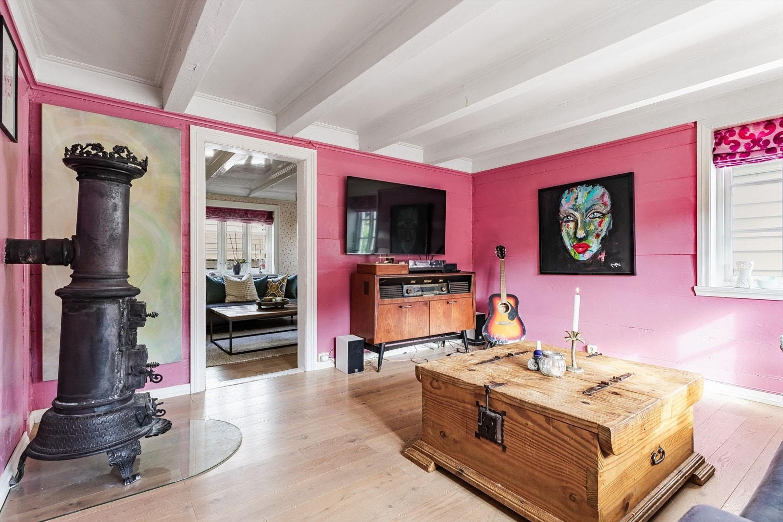 Romslig og fin stue Galleribilde