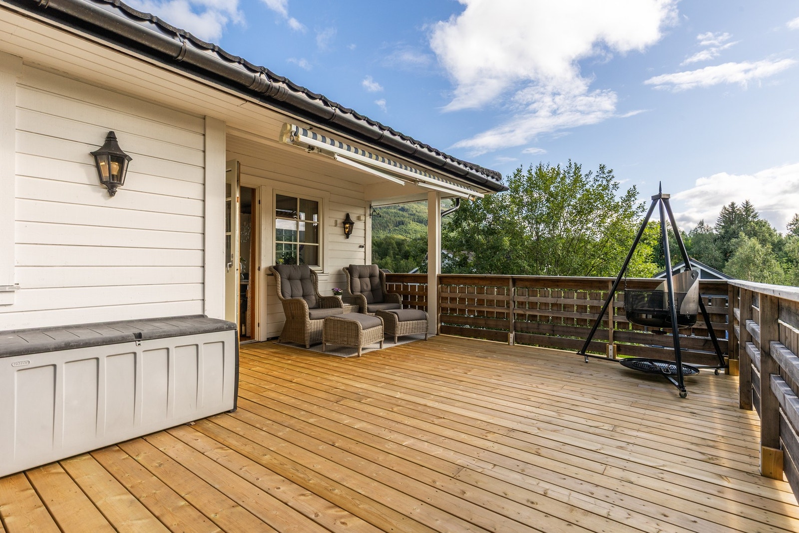 Terrasse fra 2025 med gode solforhold Galleribilde