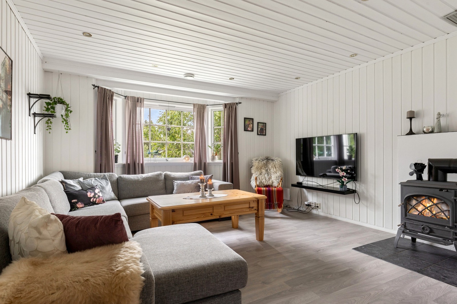 Perfekt for deg som har barn og ønsker 2 stuer Galleribilde