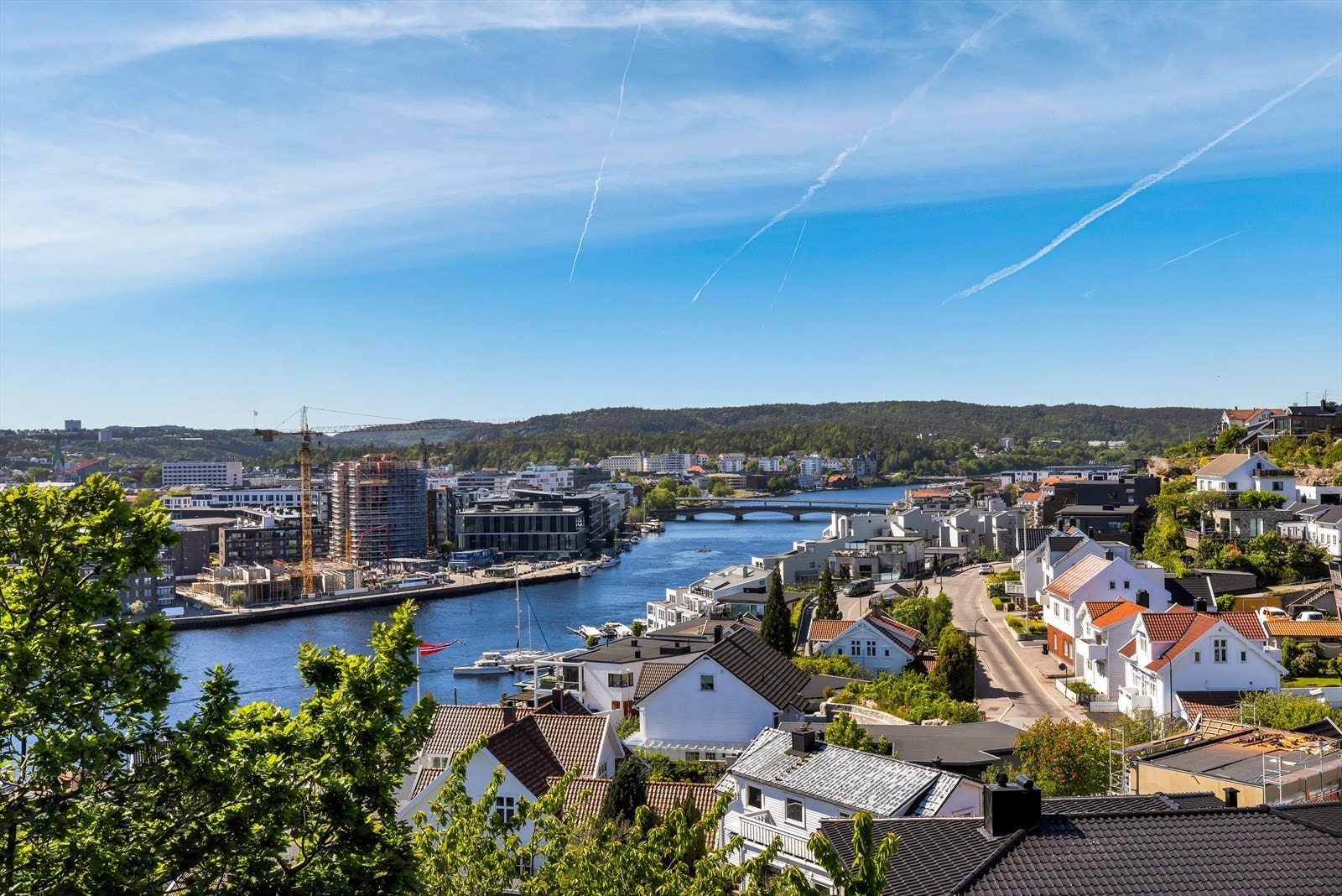 Eiendomsmegler Norge ved Henrik Lossius ønsker deg velkommen til Kuholmsveien 68! Galleribilde