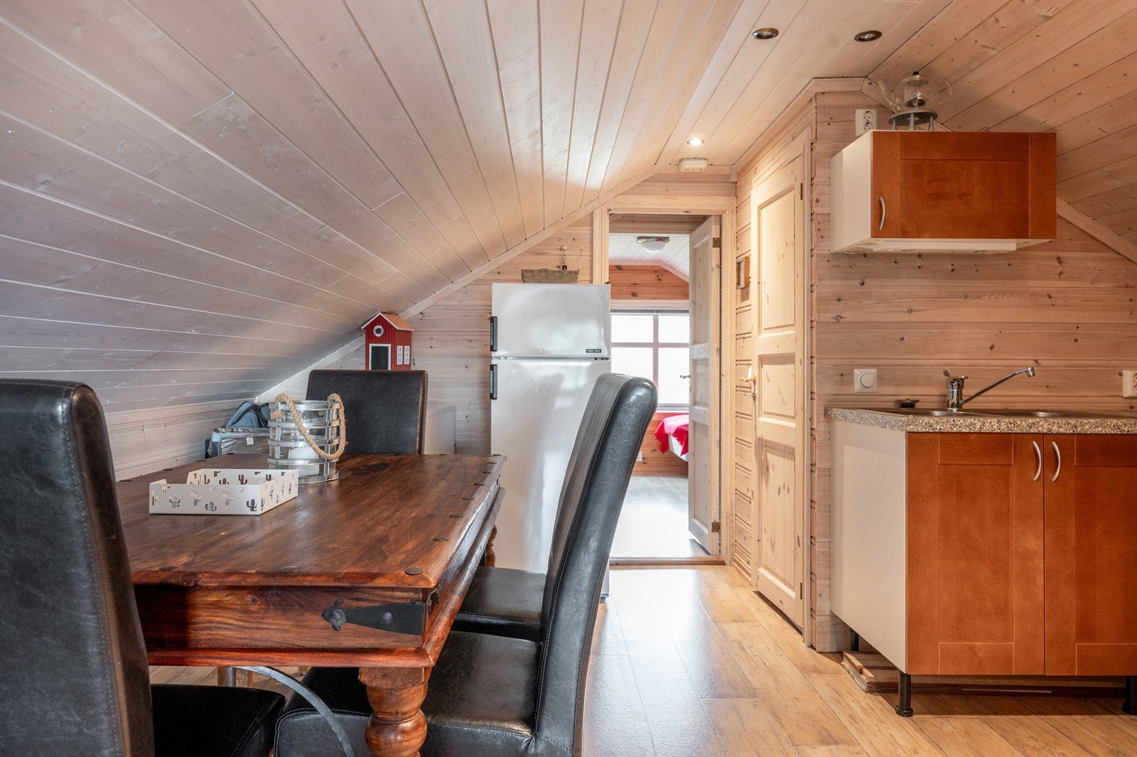 Kjøkkenkrok med spiseplass Galleribilde