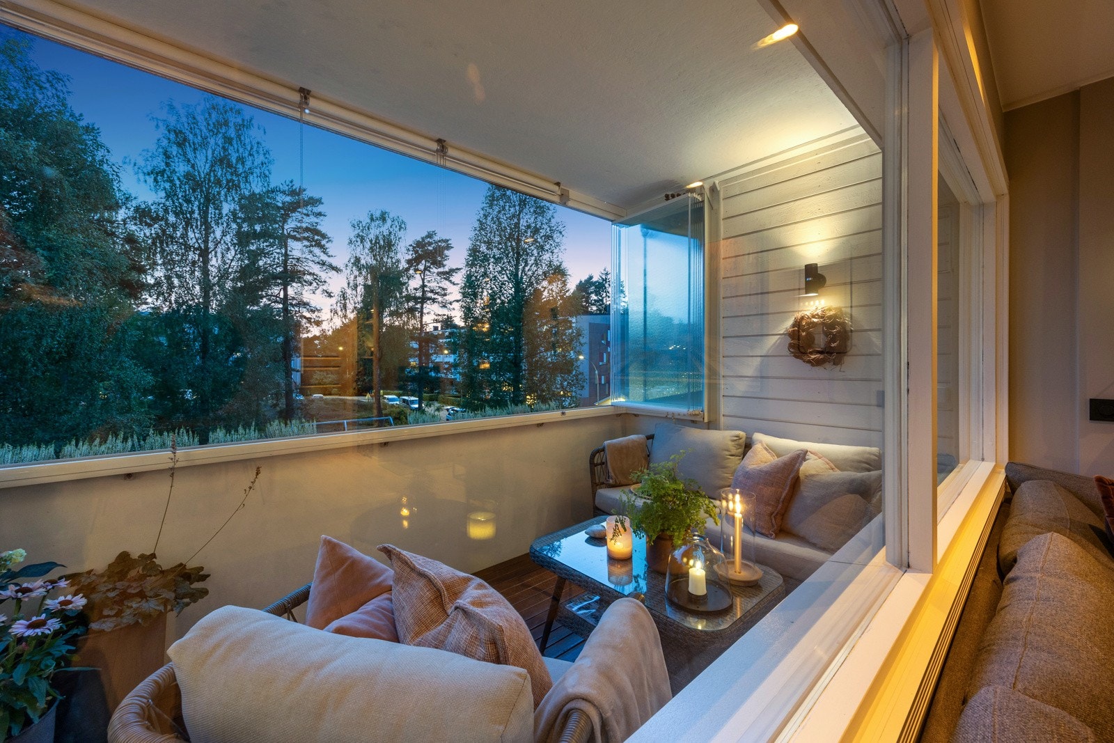 Den innglassede balkongen gir en fin romforlengelse Galleribilde