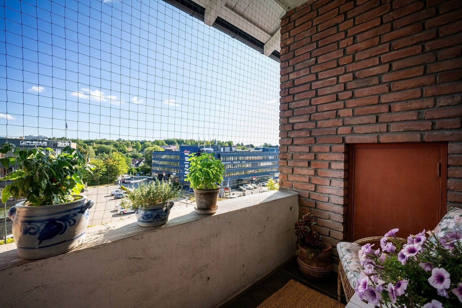 Frokostbalkong med morgensol - Perfekt sted for morgenkaffen i soloppgangen. Galleribilde