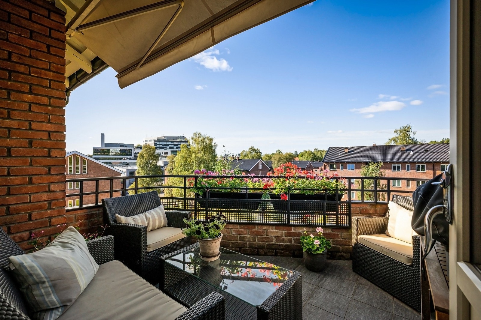 Velkommen til Hoffsveien 22 - Presentert av Synnøve Nyhagen v. Eie Eiendomsmegling Galleribilde