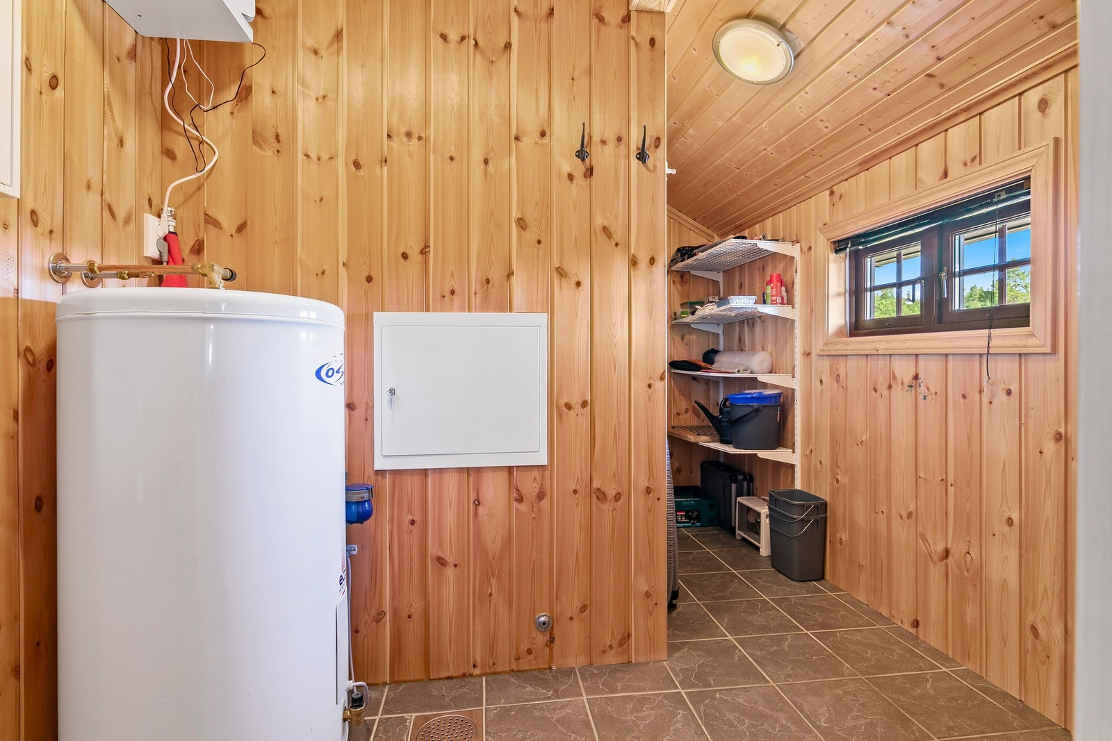 Bod og teknisk rom. Galleribilde