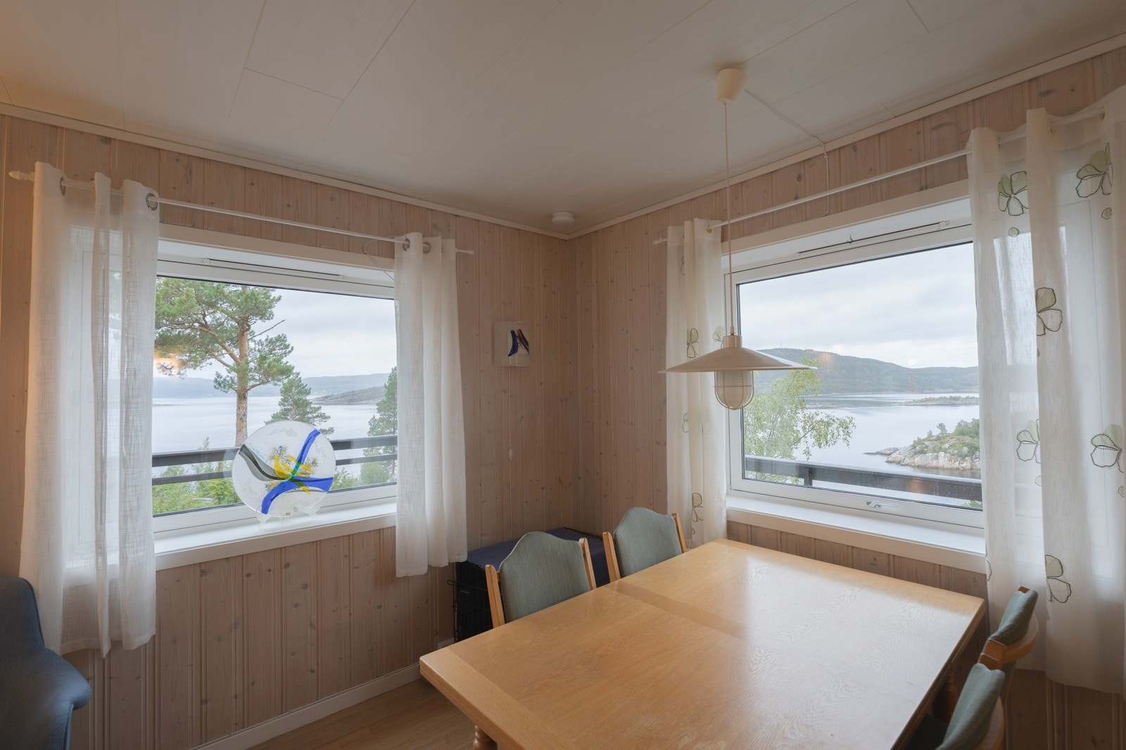 Også ved denne spisegruppen vil man ha en nydelig utsikt! Galleribilde