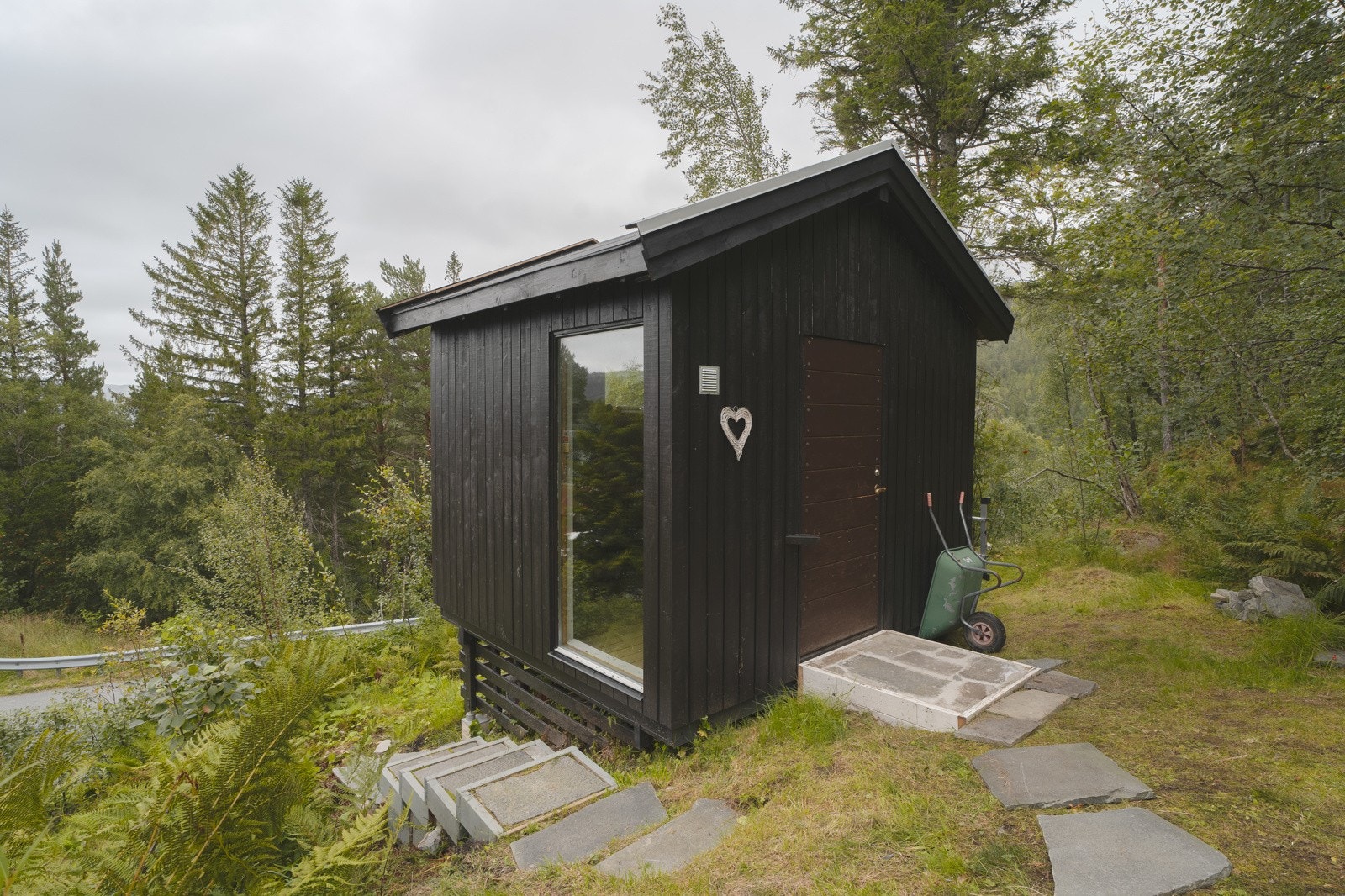 Redskapsbod er kjekt å ha dersom man trenger ekstra oppbevaringsplass! Galleribilde