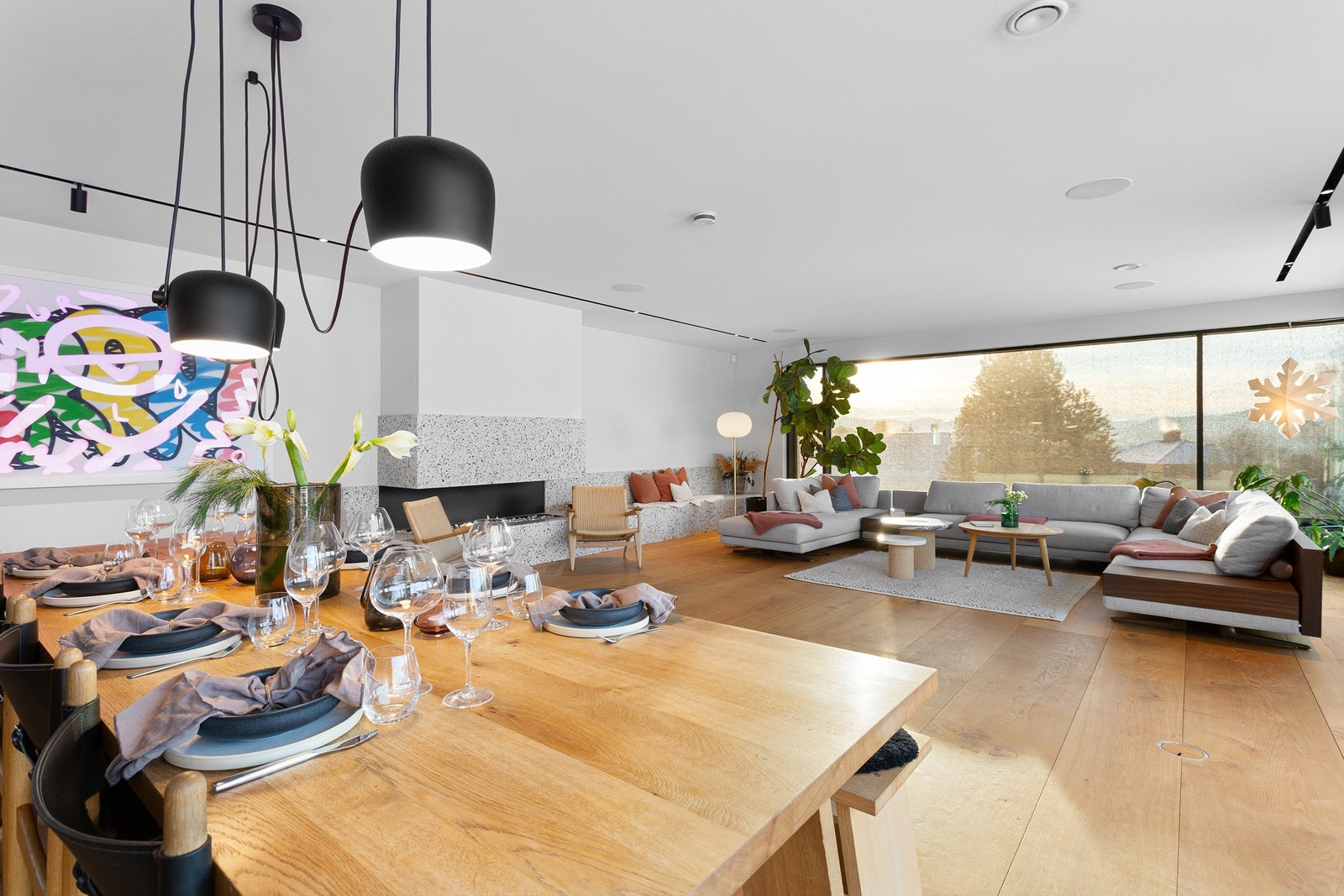 Vannbåren gulvvarme i alle rom (2. etasje, 1. etasje og underetasje) som er tilknyttet bergvarme Galleribilde