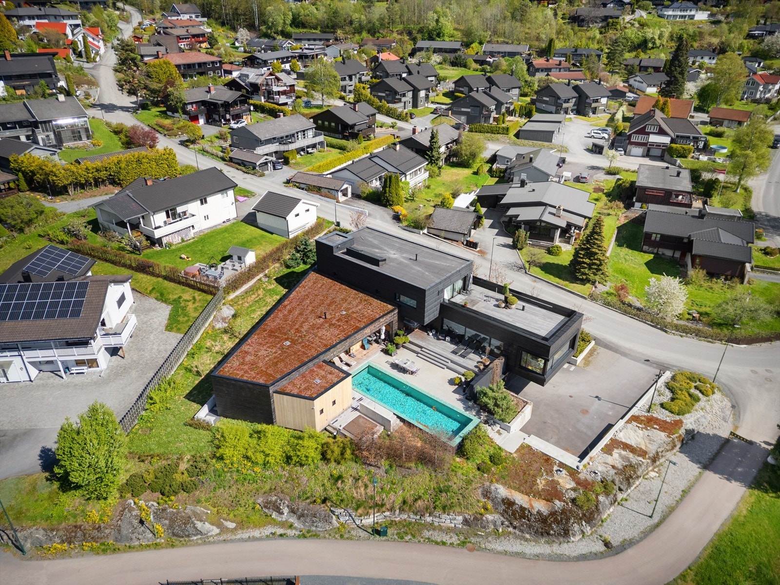 Boligen har en gjennomgående delikat utførelse og har flere gode fasiliteter Galleribilde