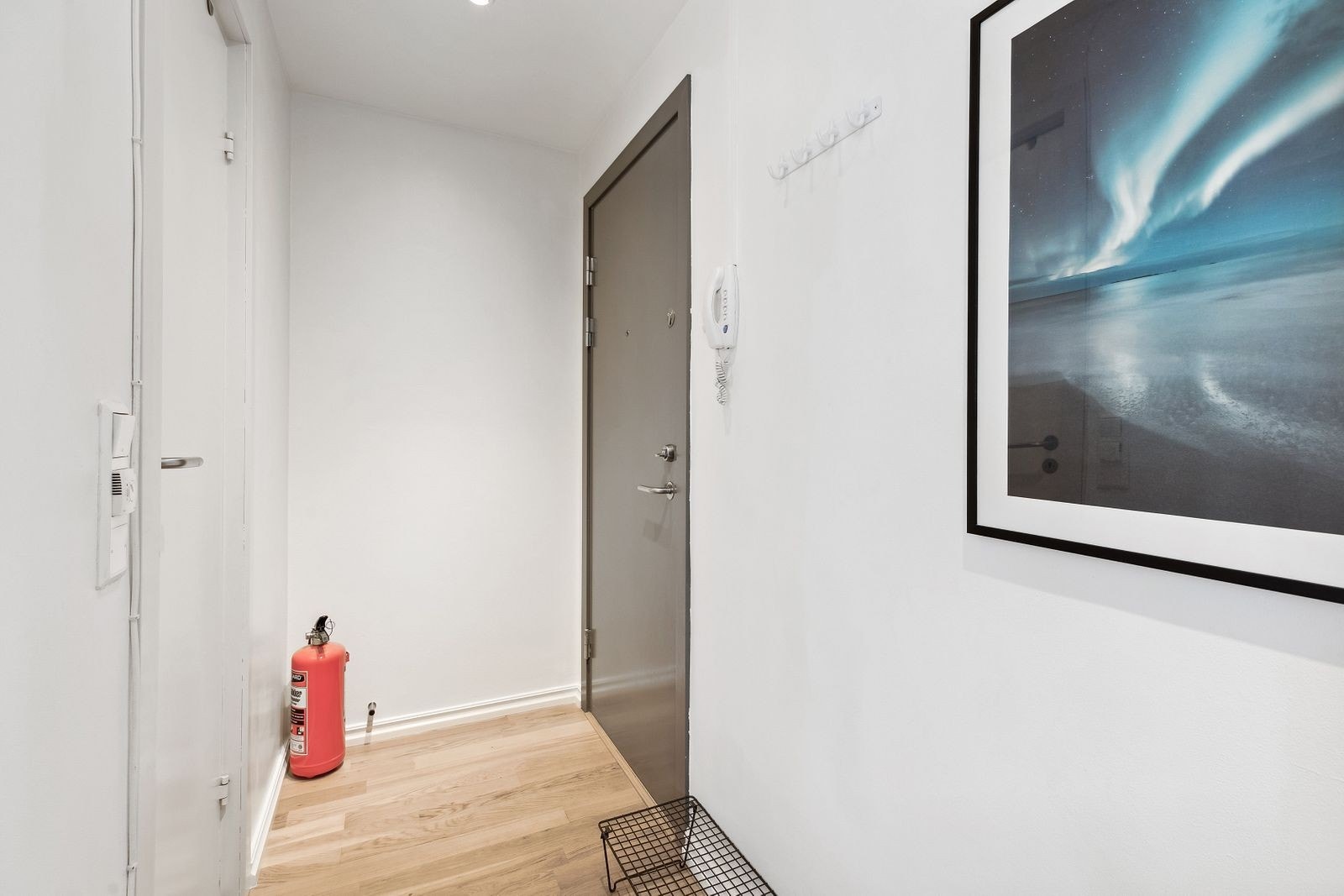 Entré med plass til oppheng av yttertøy. Galleribilde