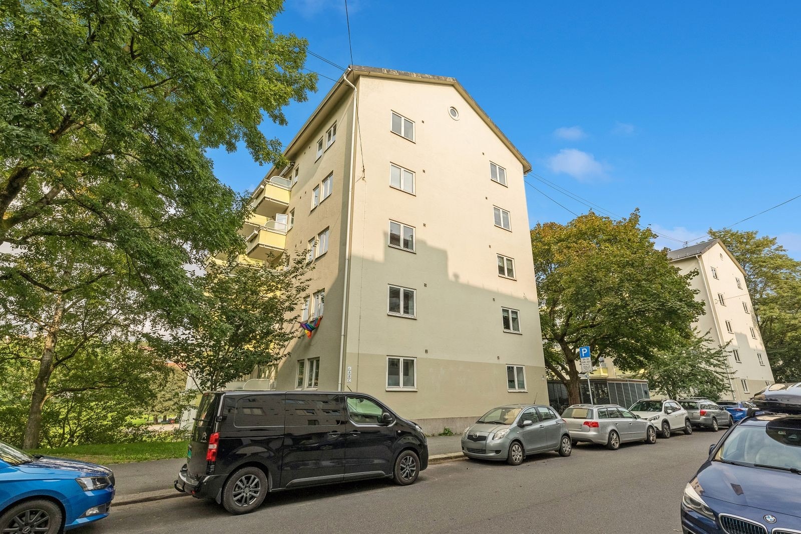 Boligen ligger godt til i en stille og rolig gate gangavstand til alt av byens fasiliteter. Galleribilde