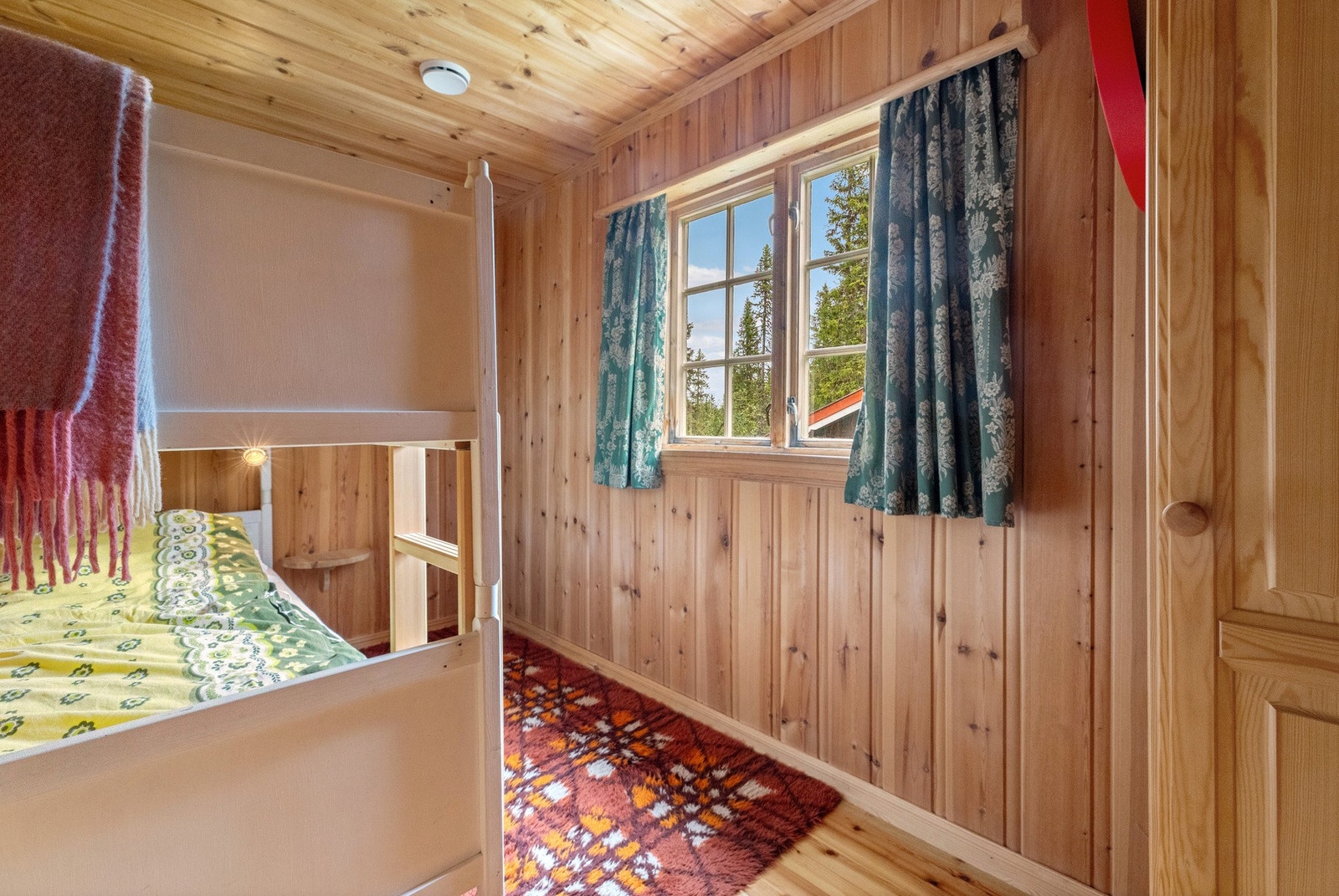 Det andre soverommet er møblert med køyeseng. Galleribilde