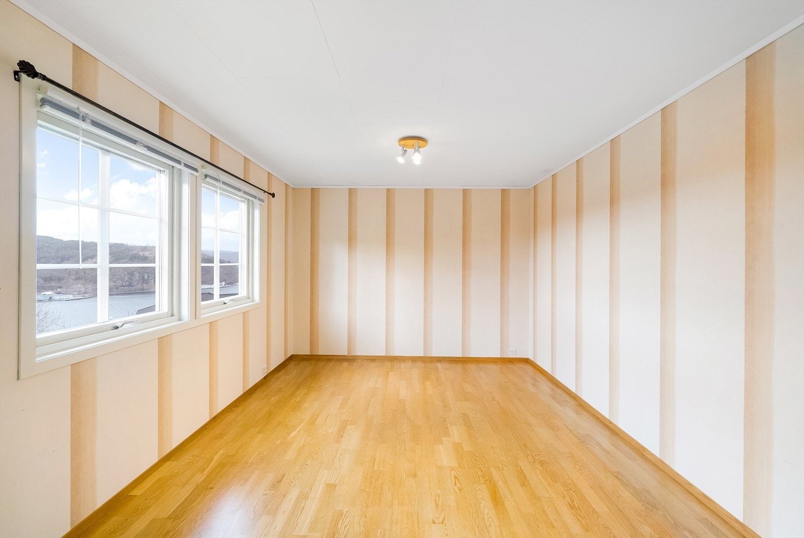 Del av stua som tidligere var et soverom. Galleribilde