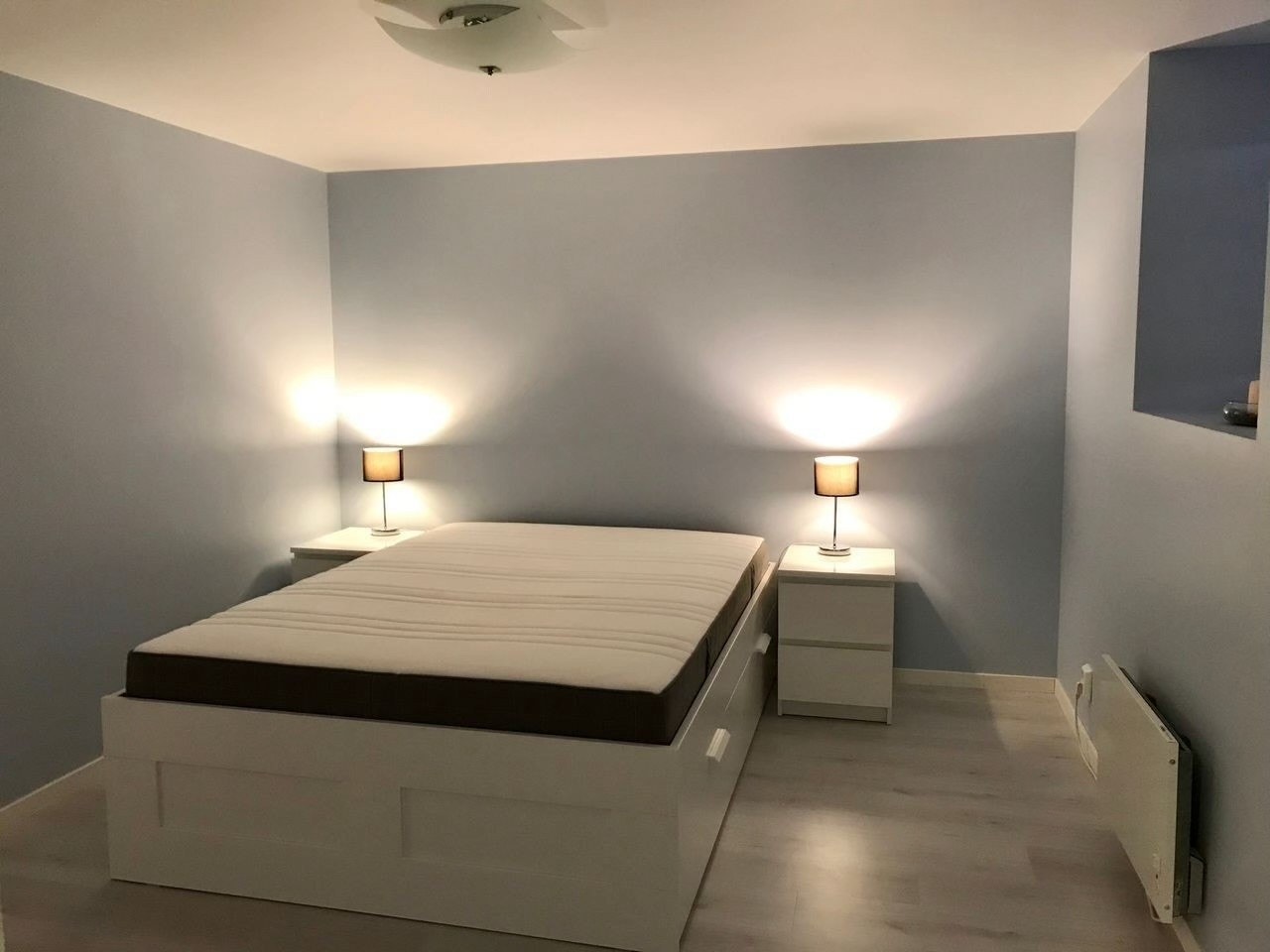 Stue/soverom i kjeller Galleribilde