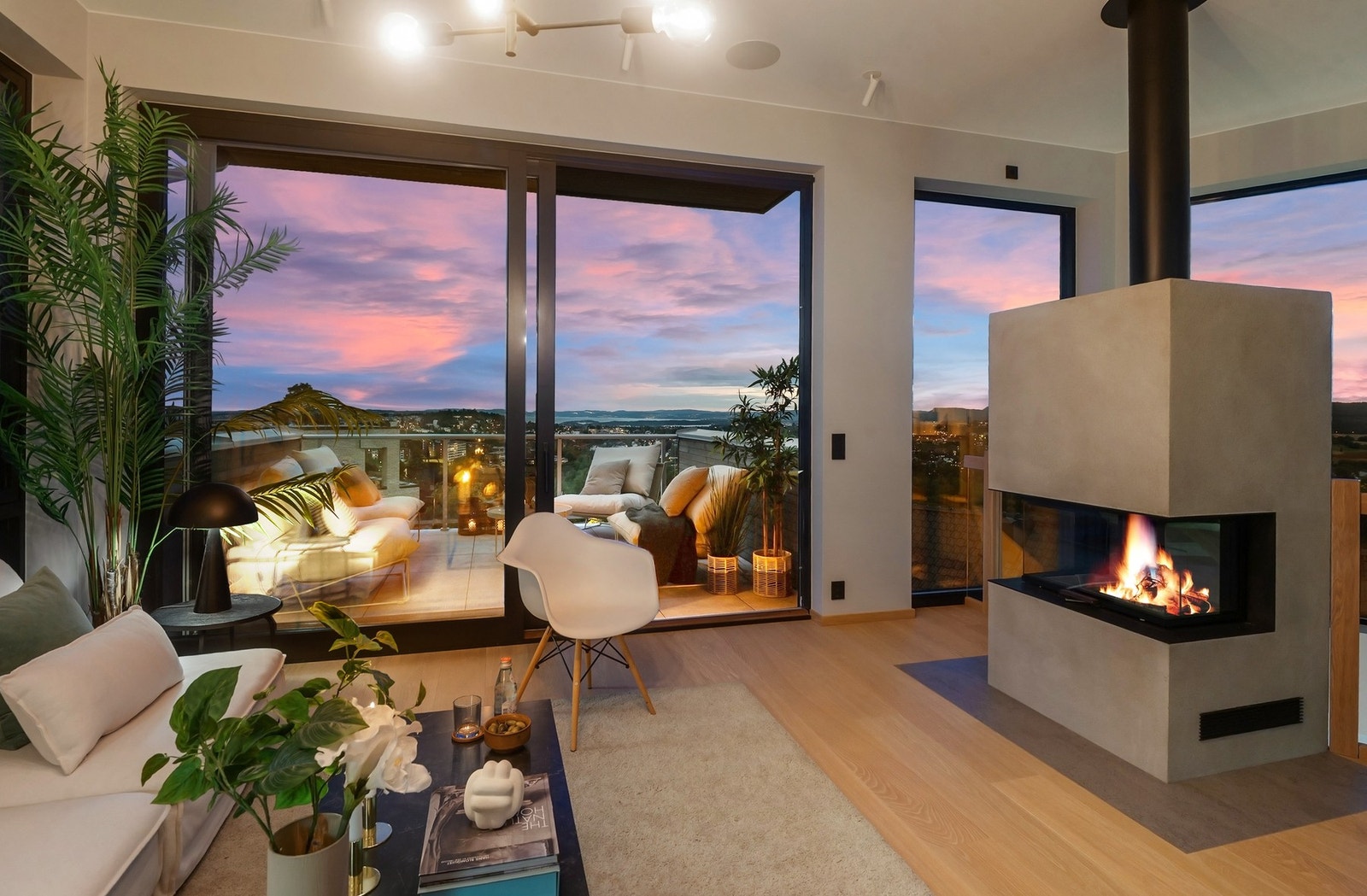 Stue med direkte utgang til terrasse. Galleribilde