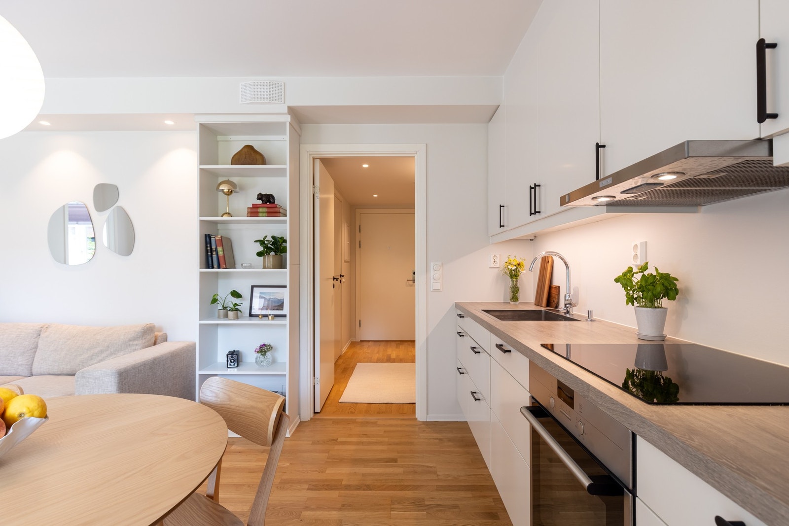 Planløsningen er romslig og man får en naturlig soneinndeling. Galleribilde