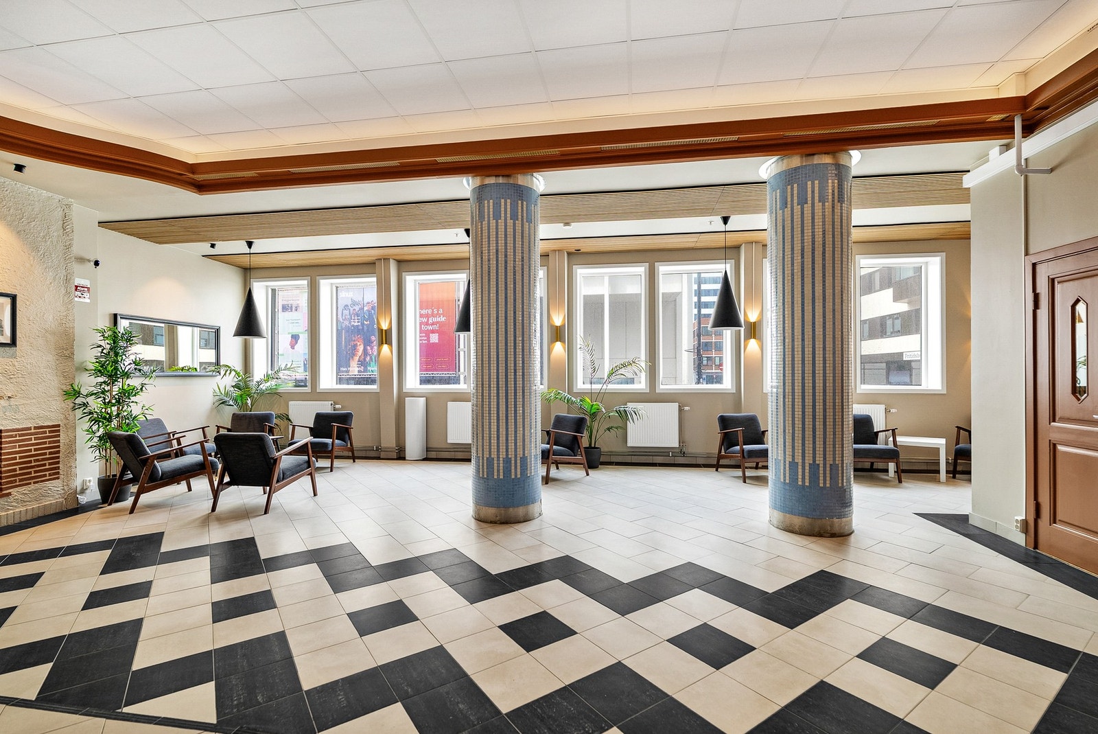 Her er det felles inngang for beboere med heis. Galleribilde