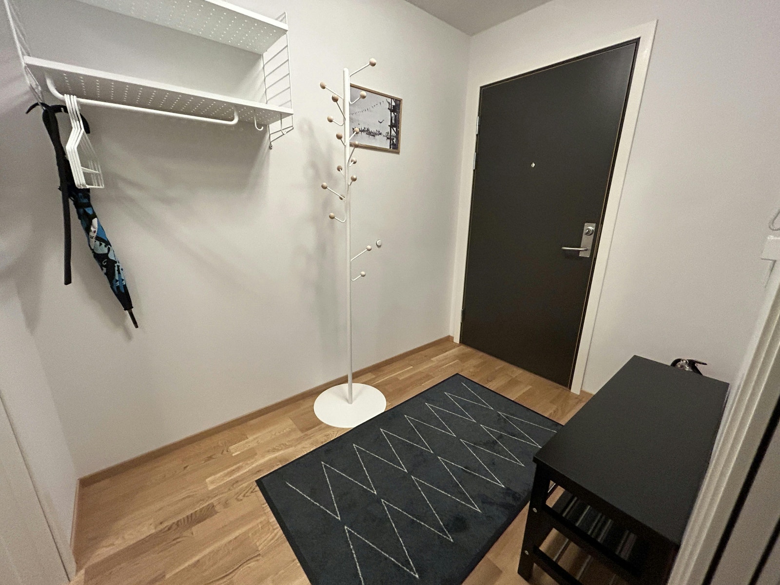 Romslig inngangsparti Galleribilde