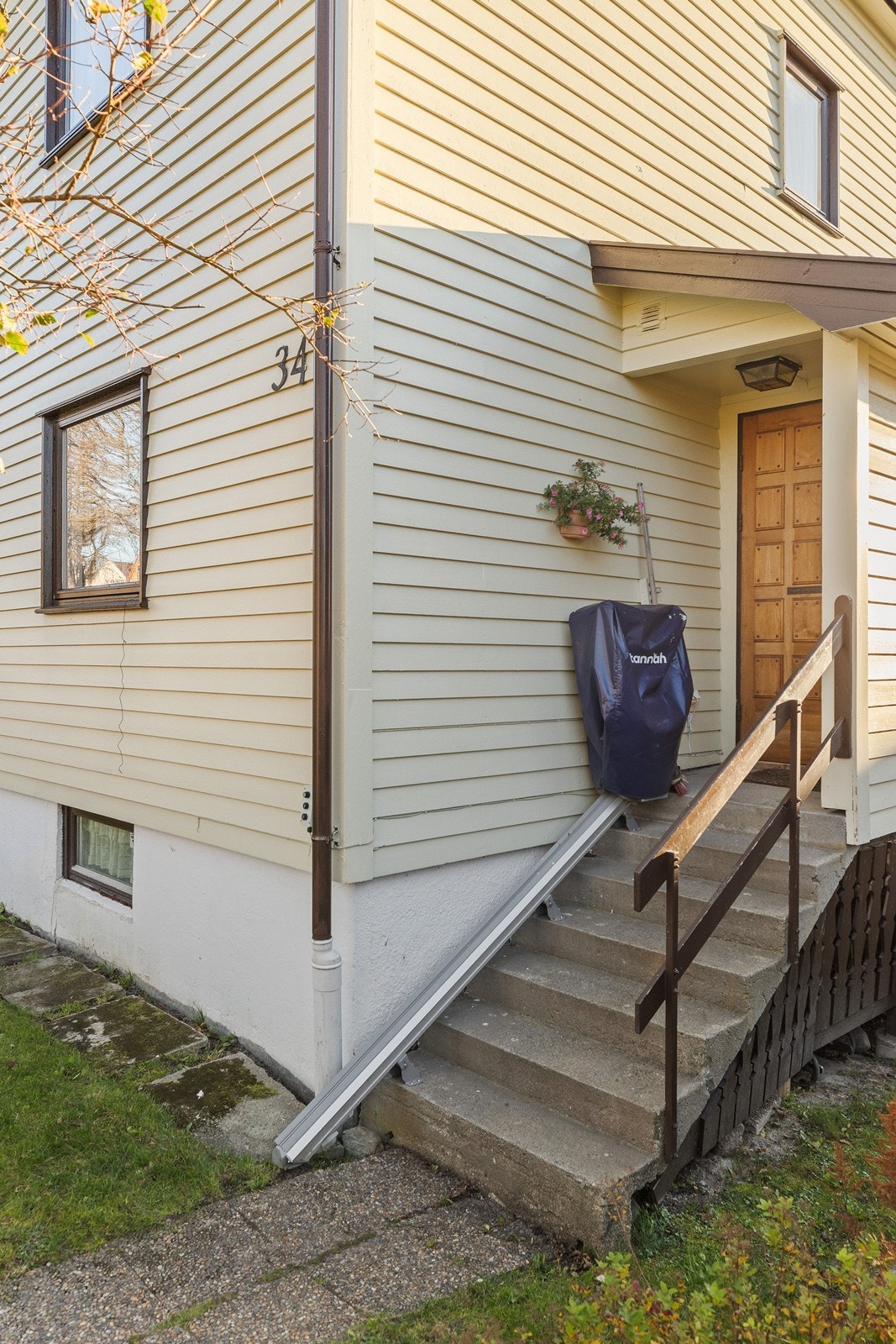 Trapper til det overbygde inngangspartiet Galleribilde