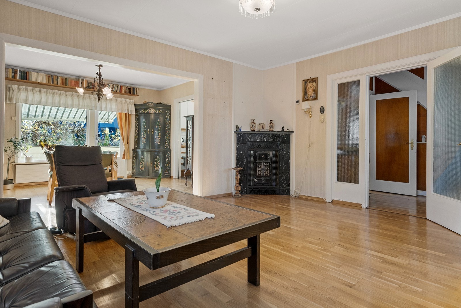 Innvendige overflater og utstyr har en generelt eldre standard og oppgraderinger av større omfang på påregnes Galleribilde