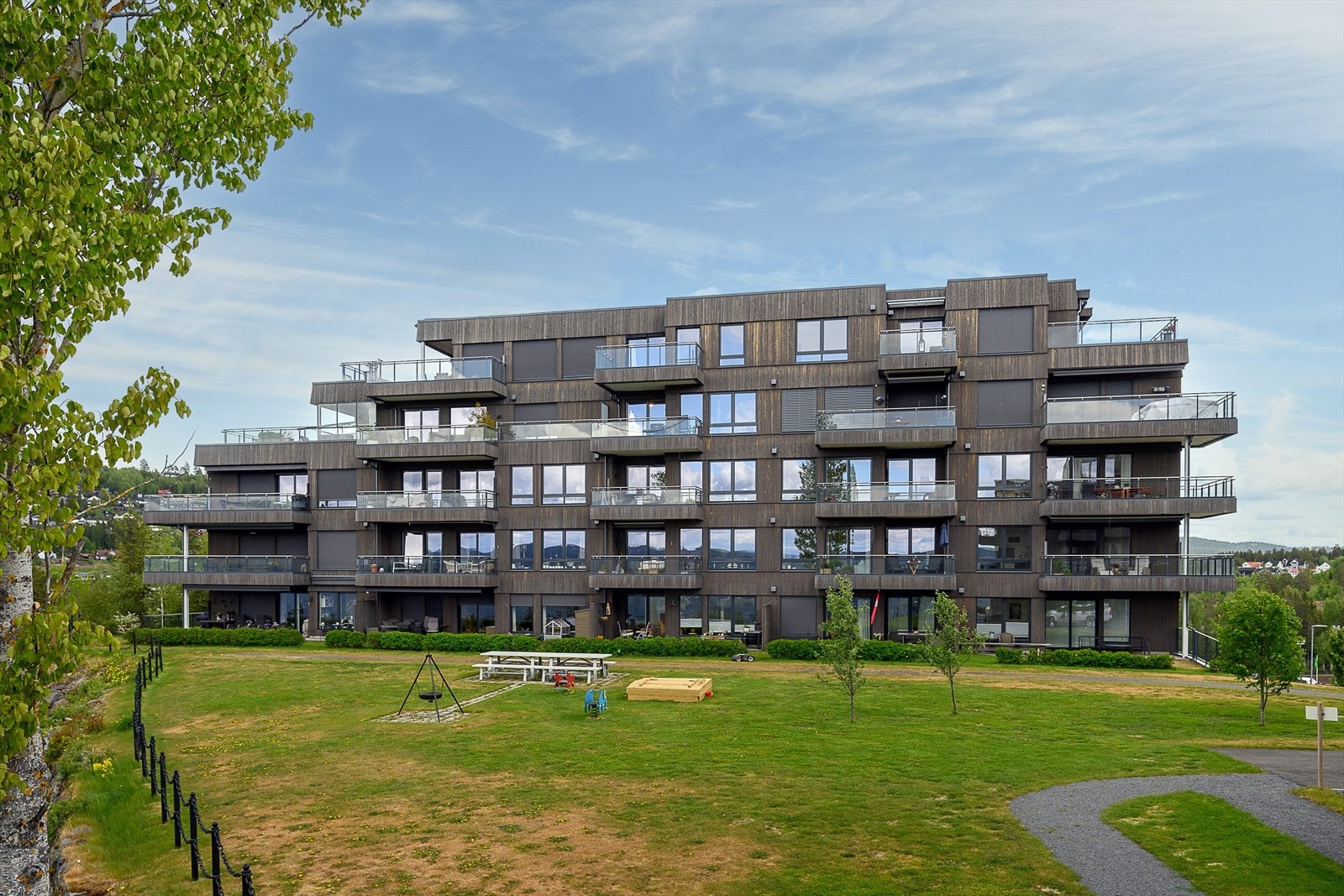 Eierseksjonssameiet Solhøgda 2 består av 22 boliger. Galleribilde