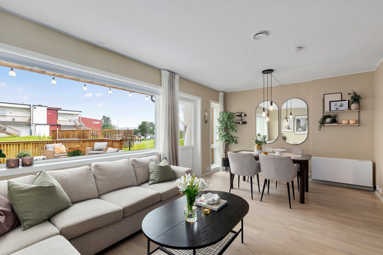 God komfort med både balansert ventilasjon og fjernvarme i boligen. Galleribilde