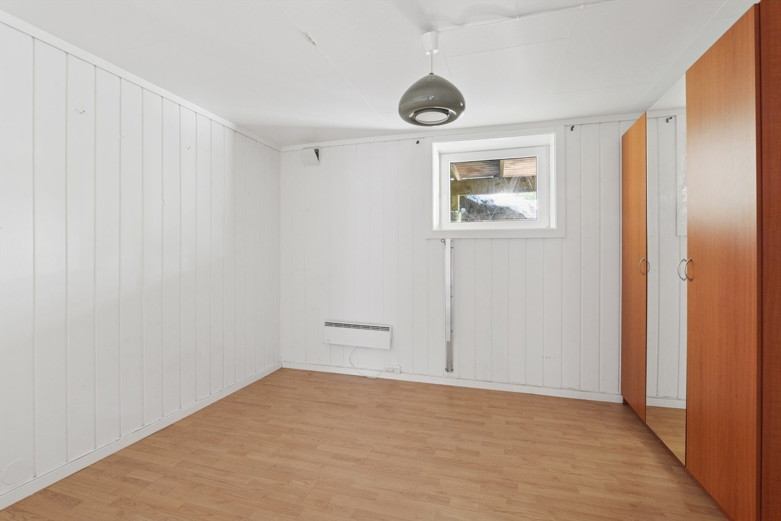 Soverom i utleiedel. NB! Ikke omsøkt og godkjent til dagens bruk. Galleribilde