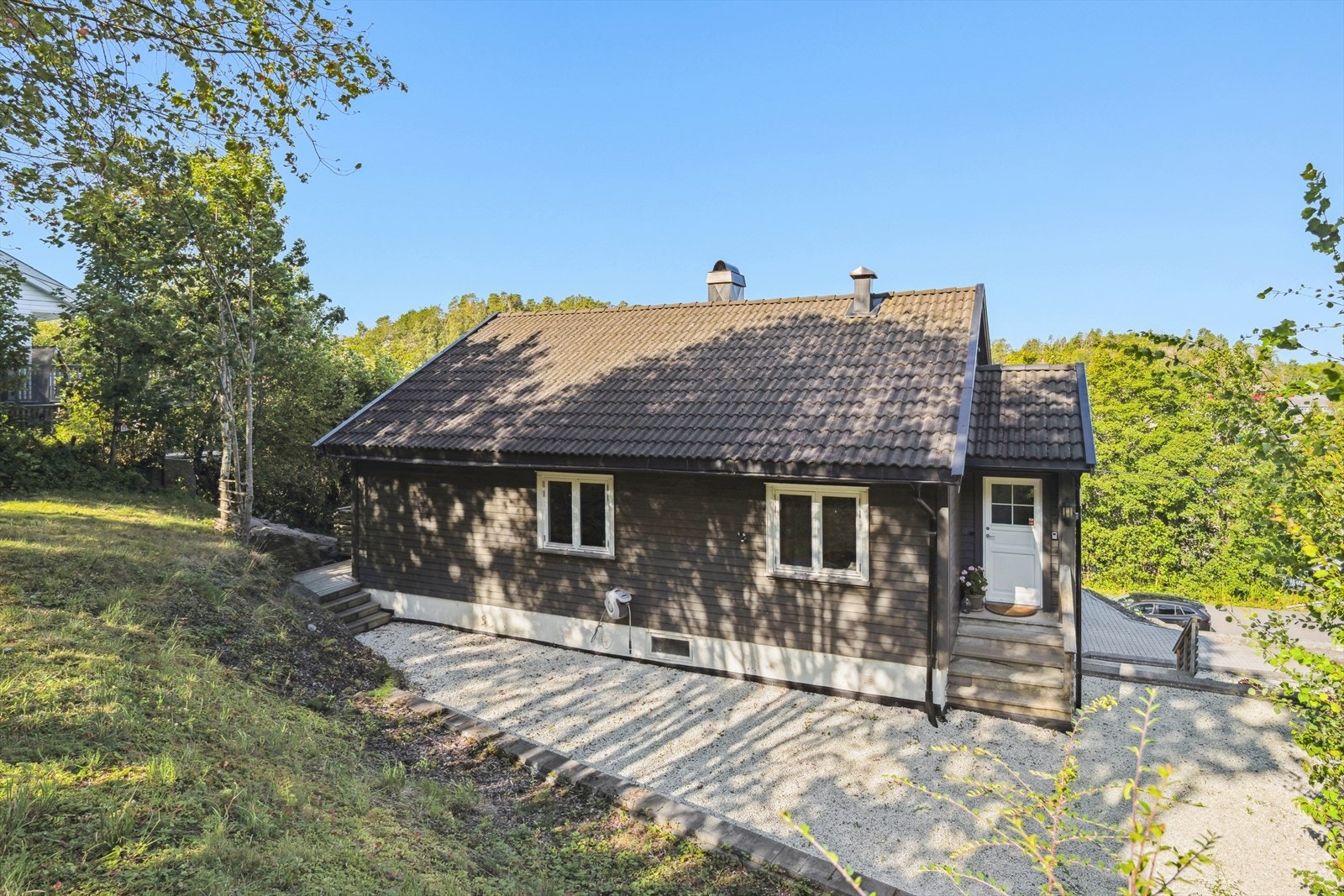 Et hyggelig inngangsparti ønsker deg velkommen hjem. Galleribilde