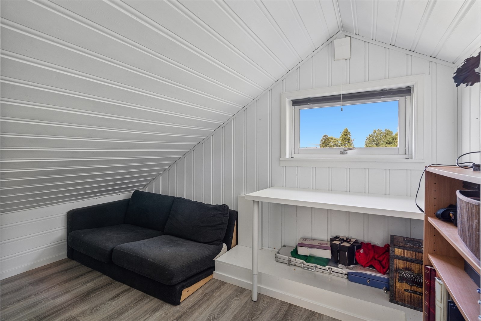 Rom på loft. NB! Det finnes ikke tegninger av loftet og det antas at dette ikke har vært innredet fra start. Innredning er søknadspliktig. Galleribilde