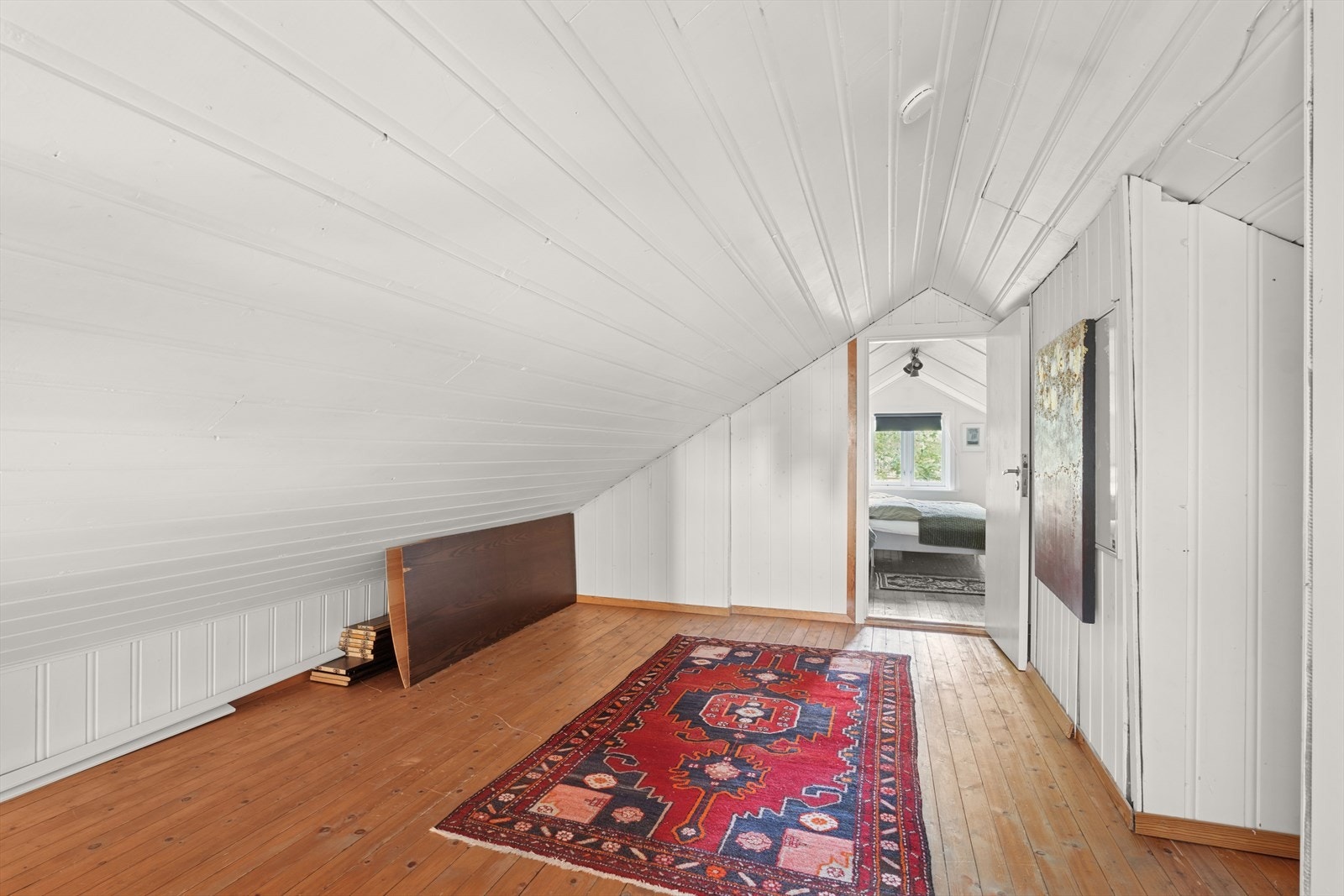 Rom på loft. NB! Det finnes ikke tegninger av loftet og det antas at dette ikke har vært innredet fra start. Innredning er søknadspliktig. Galleribilde