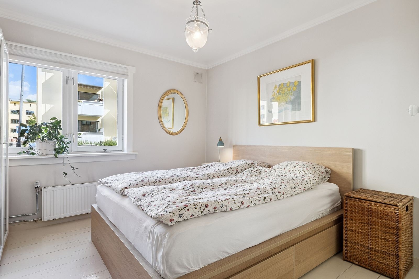 Lyst og luftig hovedsoverom Galleribilde