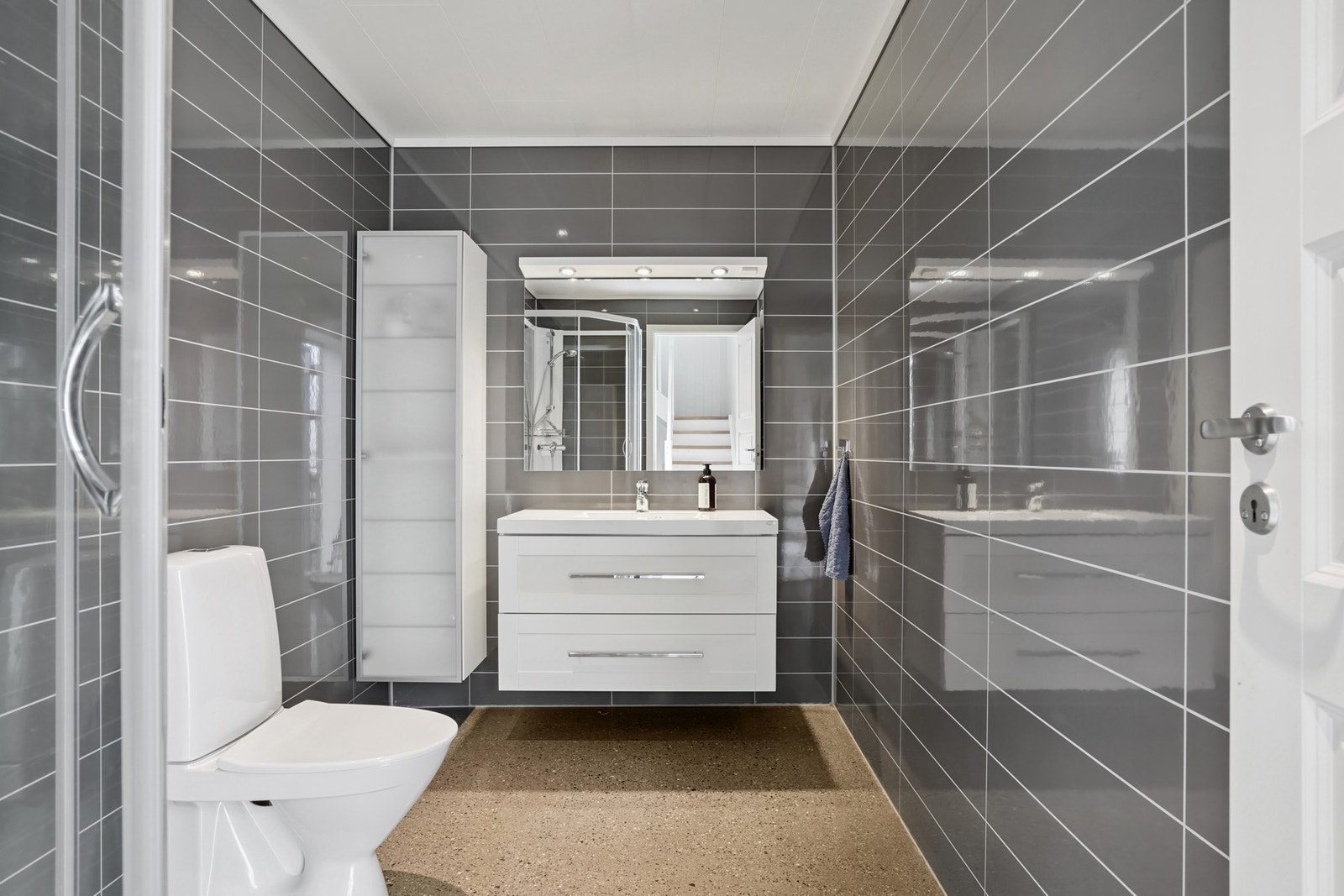 Stilrent bad. Galleribilde