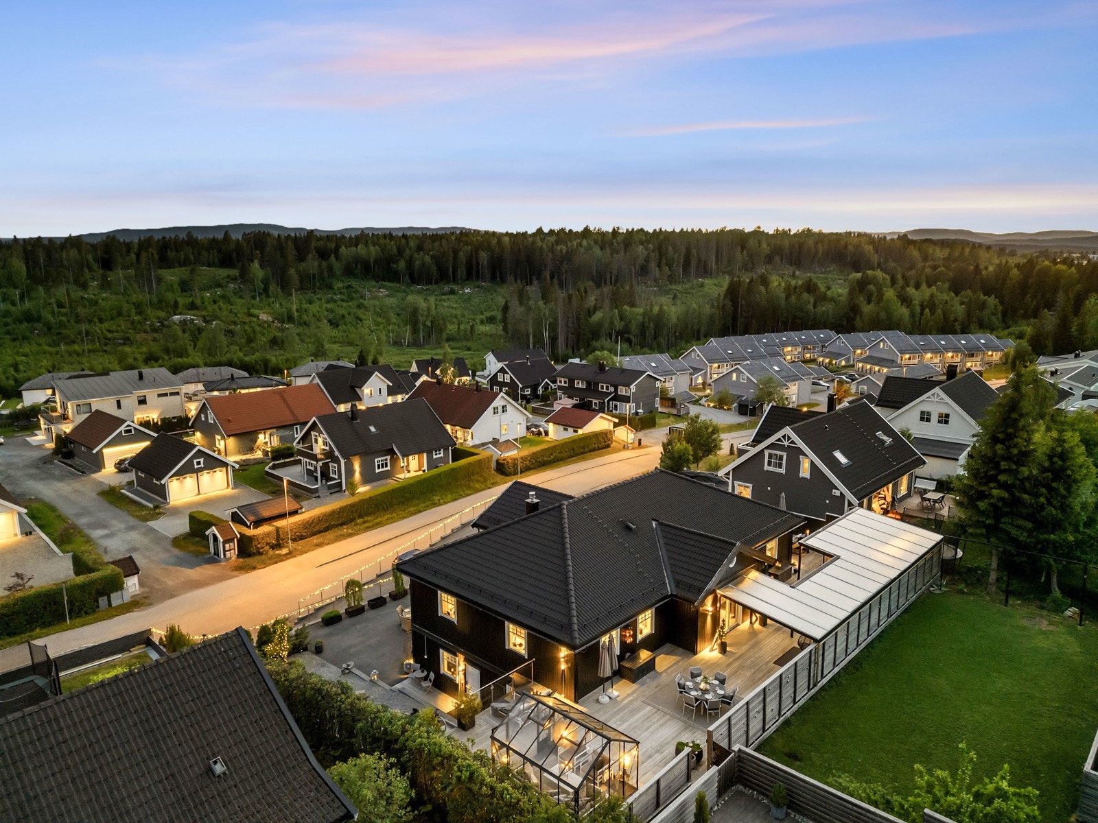 Hele huset og tomten er gjennomført og utnyttet til det fulle. Galleribilde