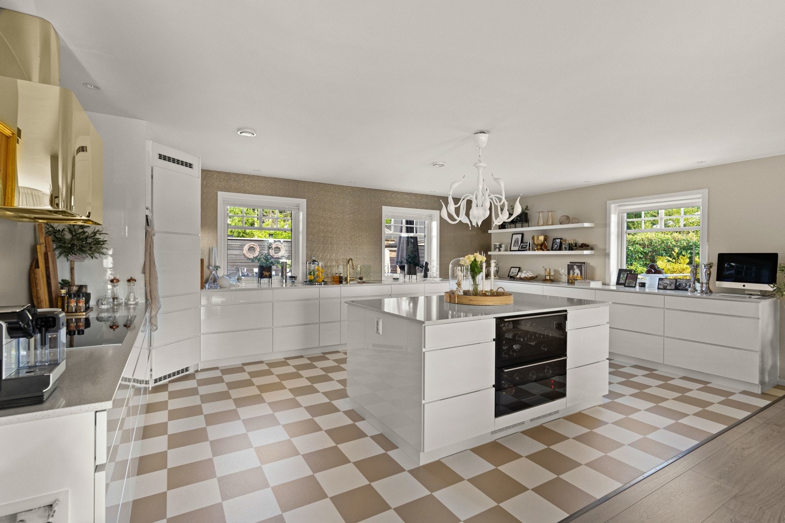 ...og hele 52 skuffer til oppbevaring. Galleribilde